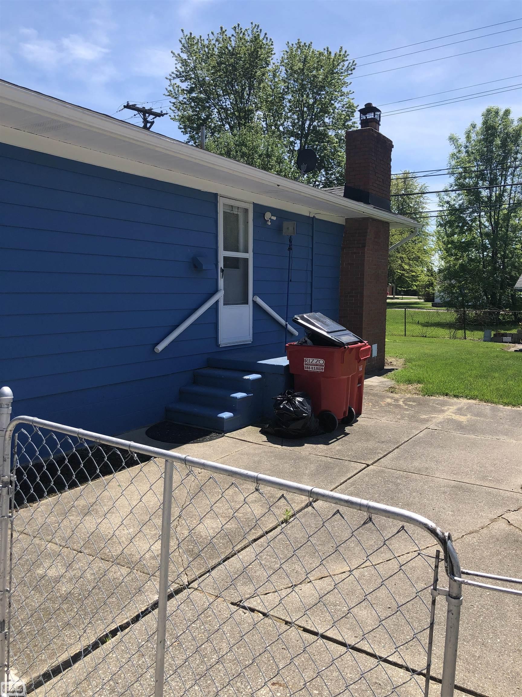 Photo 3 of Single family home for sale at 28210 Vandy St, Harrison Township, MI 48045 | MLS# 58050208890 | Listing updated on 2026-09-13