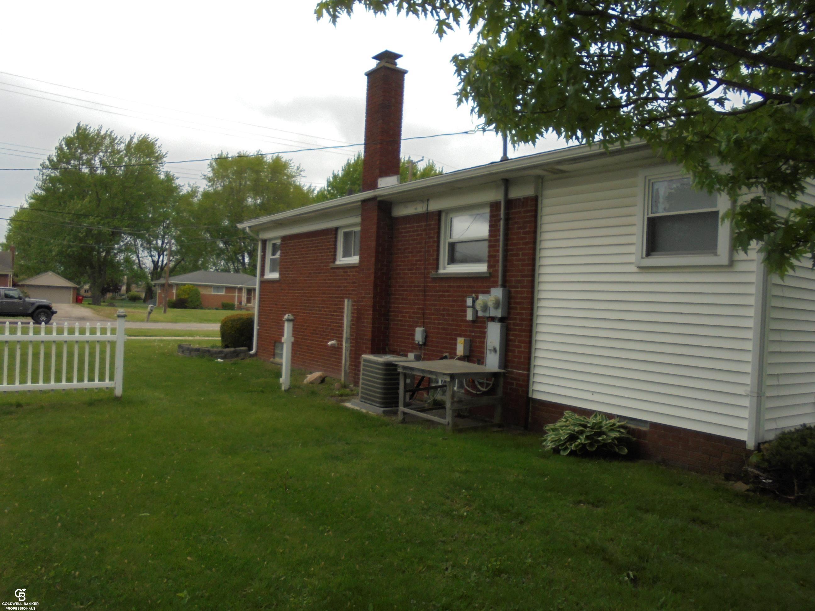 Photo 3 of Single family home for sale at 18138 22 Mile Rd, Macomb, MI 48044 | MLS# 58050209074 | Listing updated on 2026-08-04