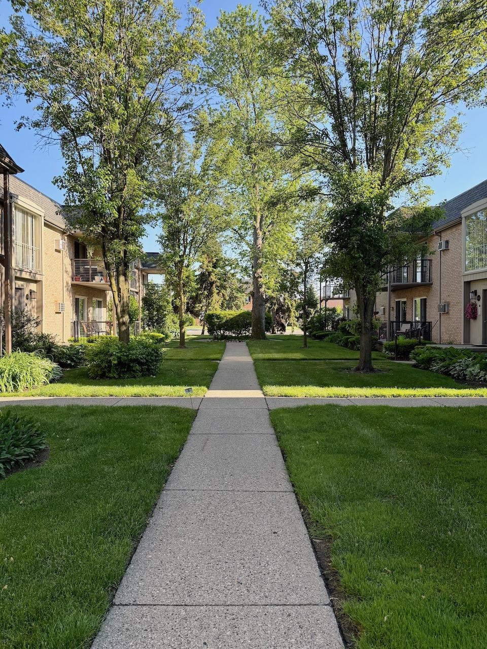 Homes for sale in Birmingham, MI | 1723 E 14 Mile Rd, Birmingham, MI 48009