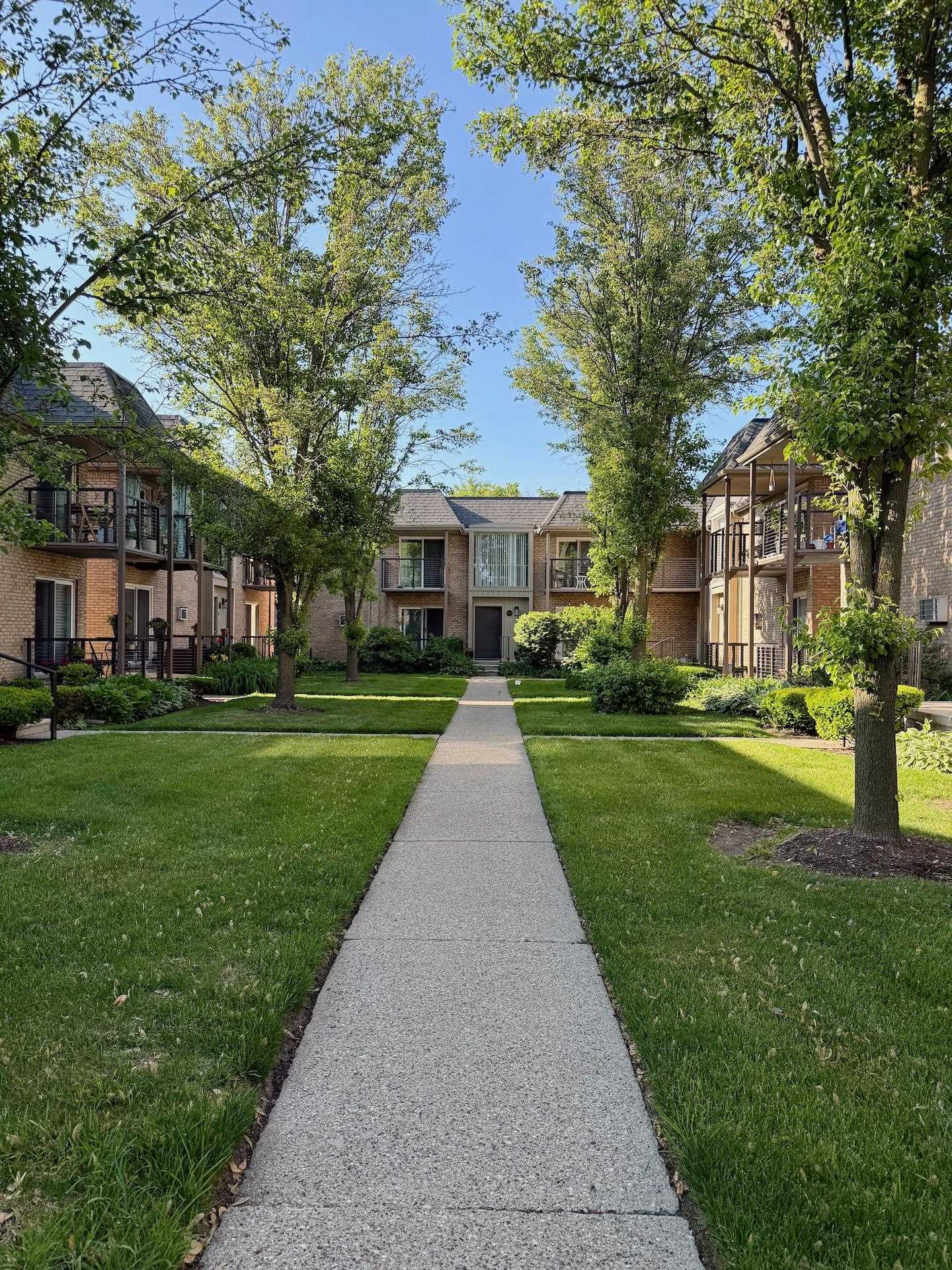 Homes for sale in Birmingham, MI | 1723 E 14 Mile Rd, Birmingham, MI 48009