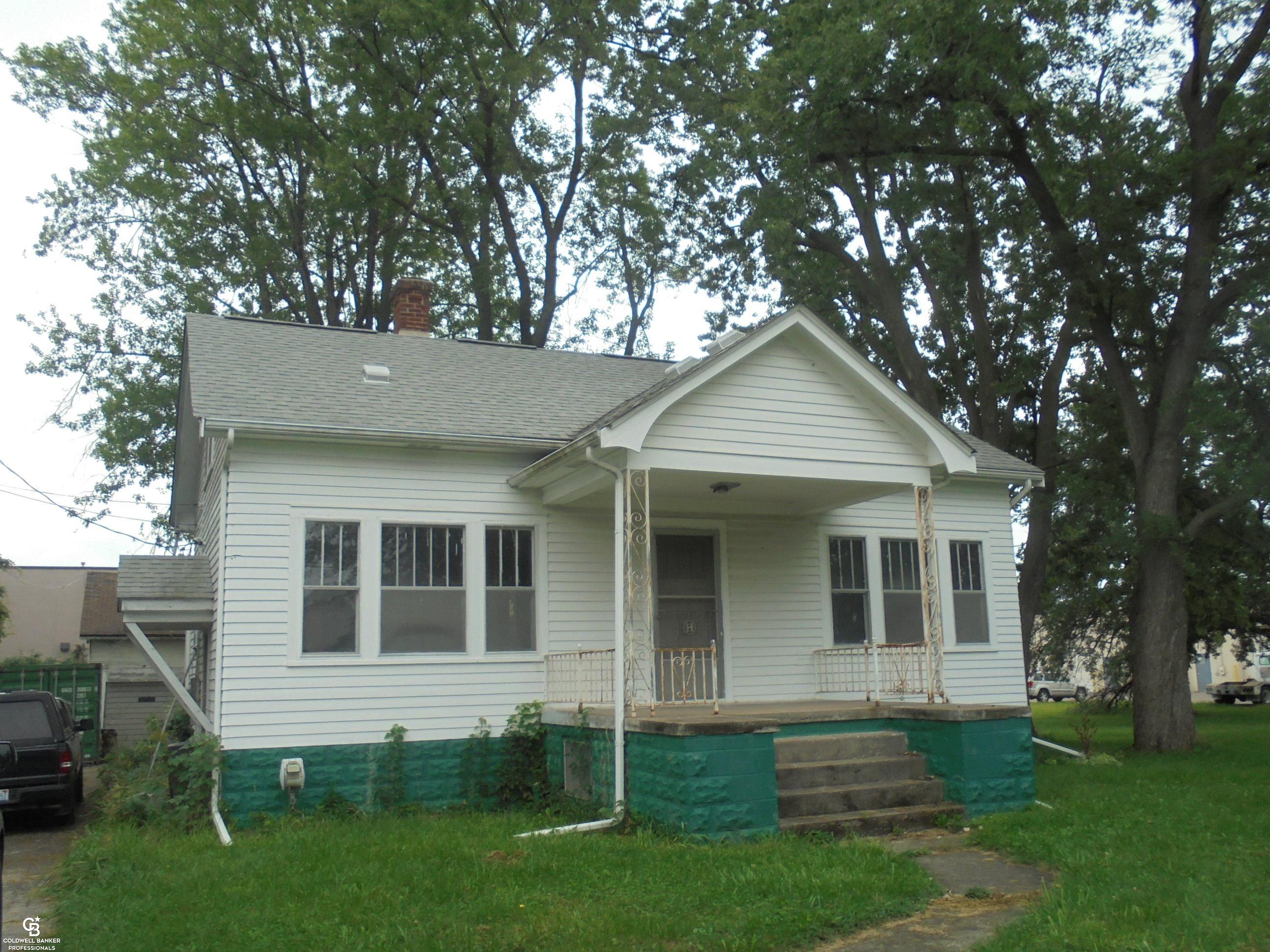 Photo 2 of Single family home for sale at 35080 Hengesbach Dr, Clinton Township, MI 48035 | MLS# 58050209219 | Listing updated on 2026-09-16