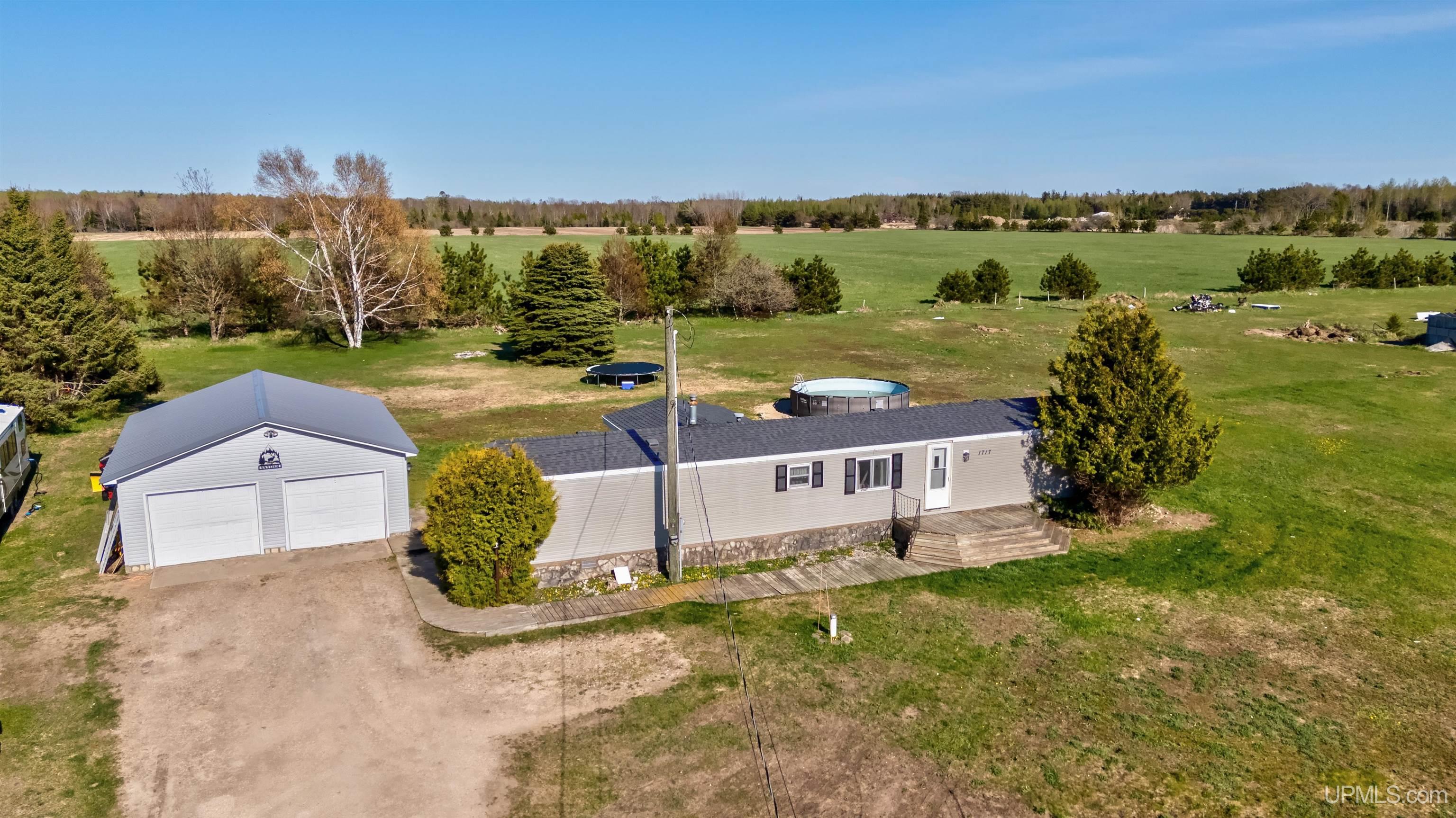 Homes for sale in Manistique, MI | 1356 W Kendall Rd, Manistique, MI 49854 | MLS# 50209262