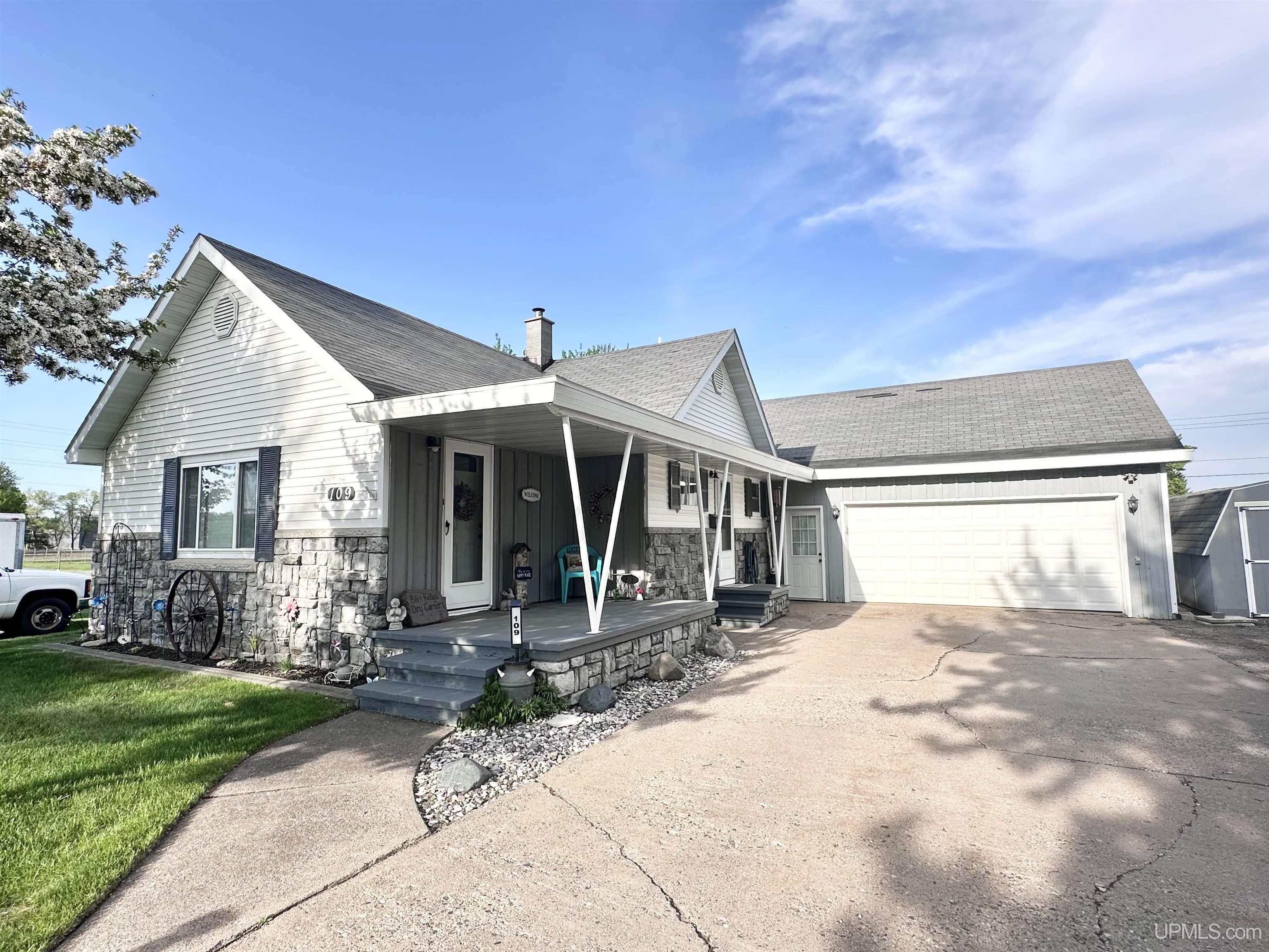 109 Hemlock Street