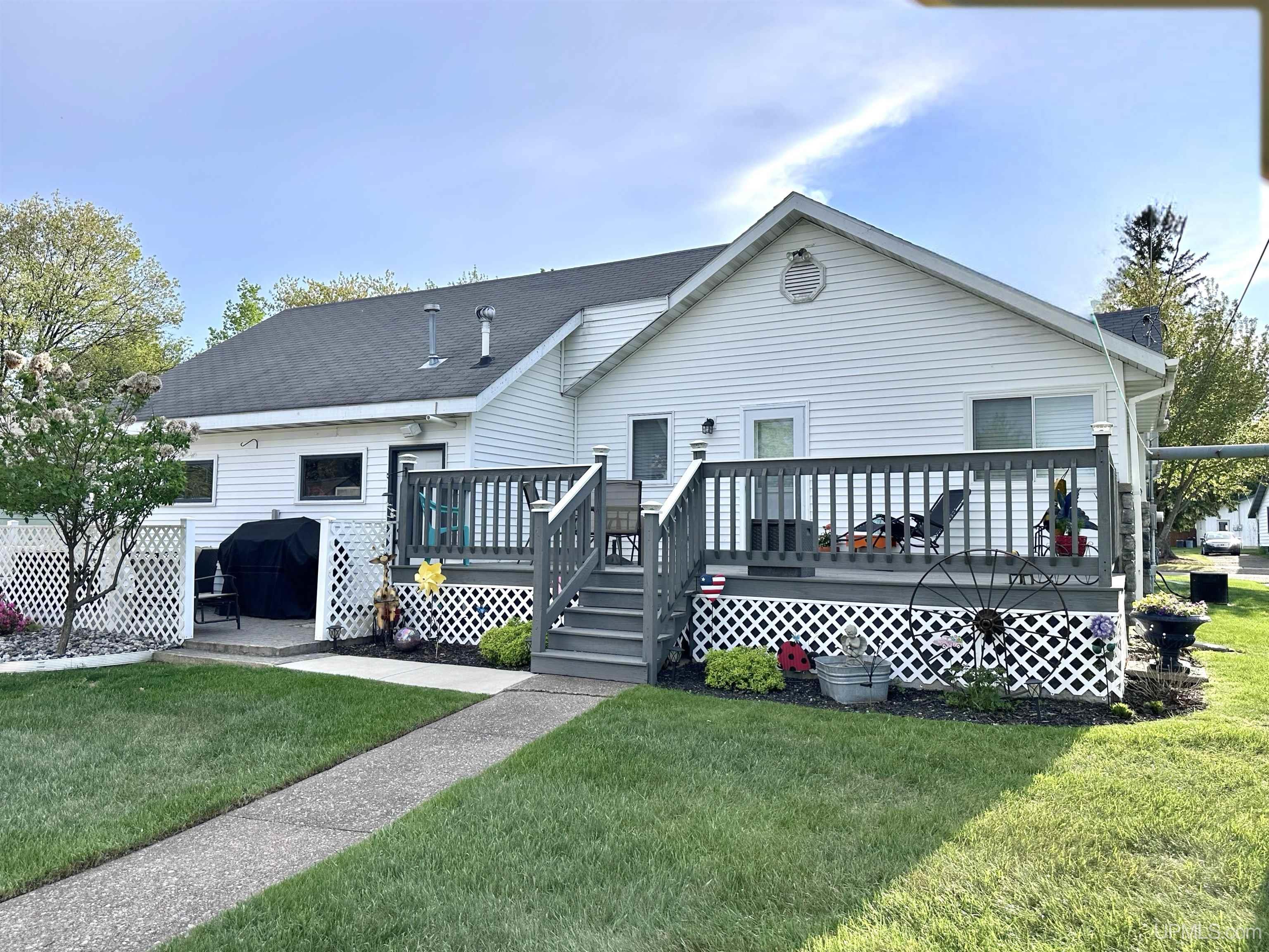 109 Hemlock Street