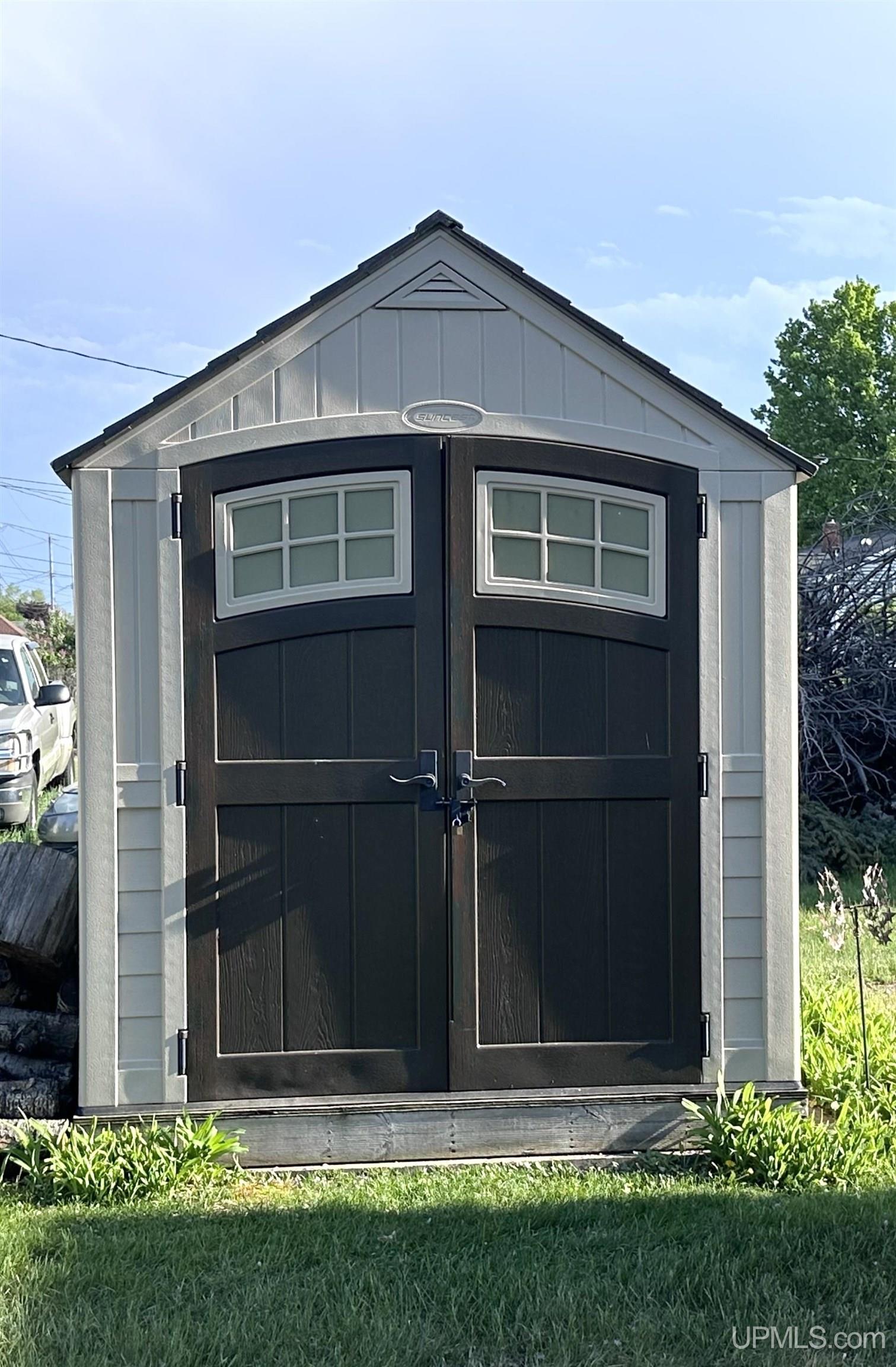 109 Hemlock Street