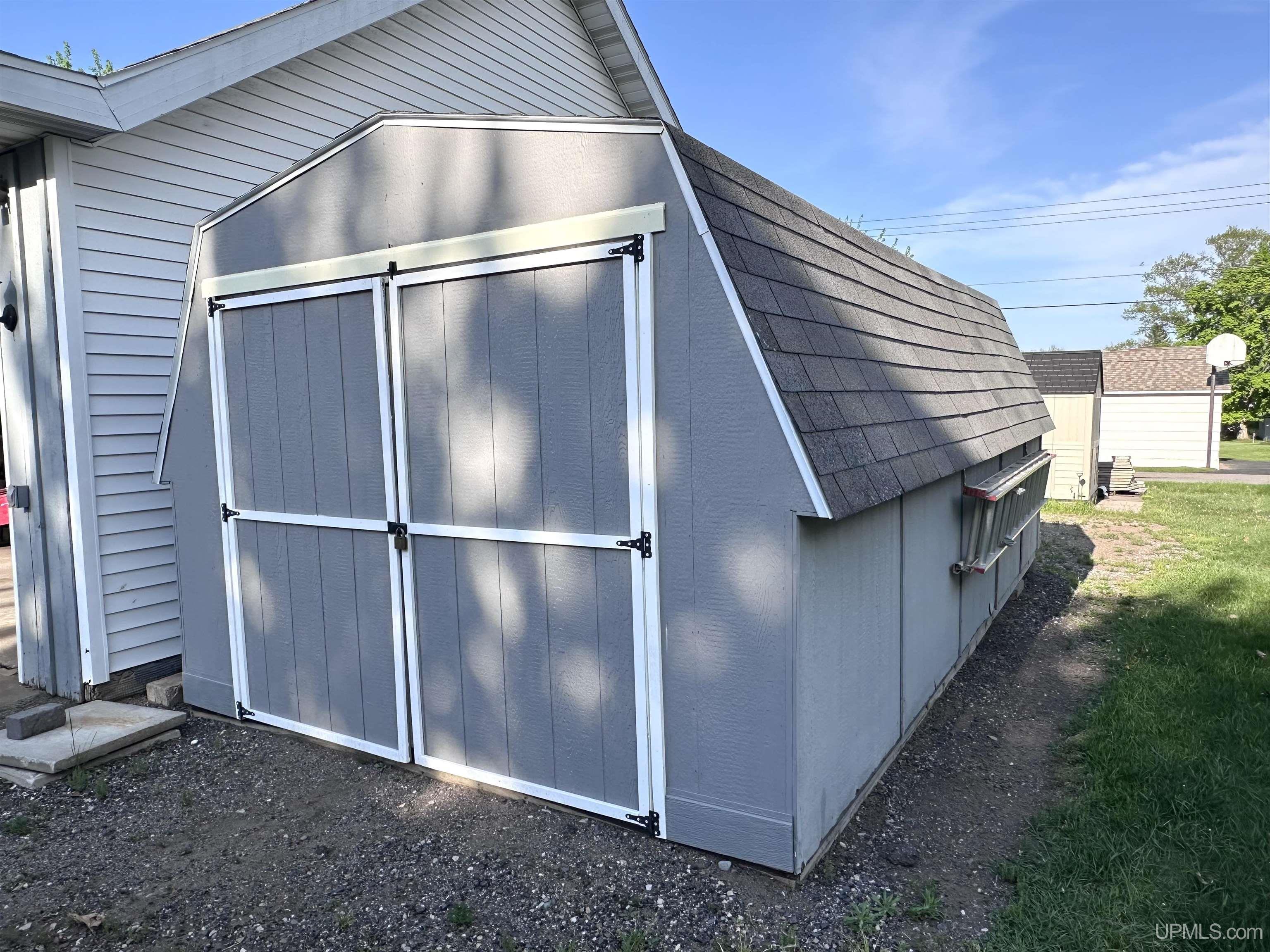 109 Hemlock Street