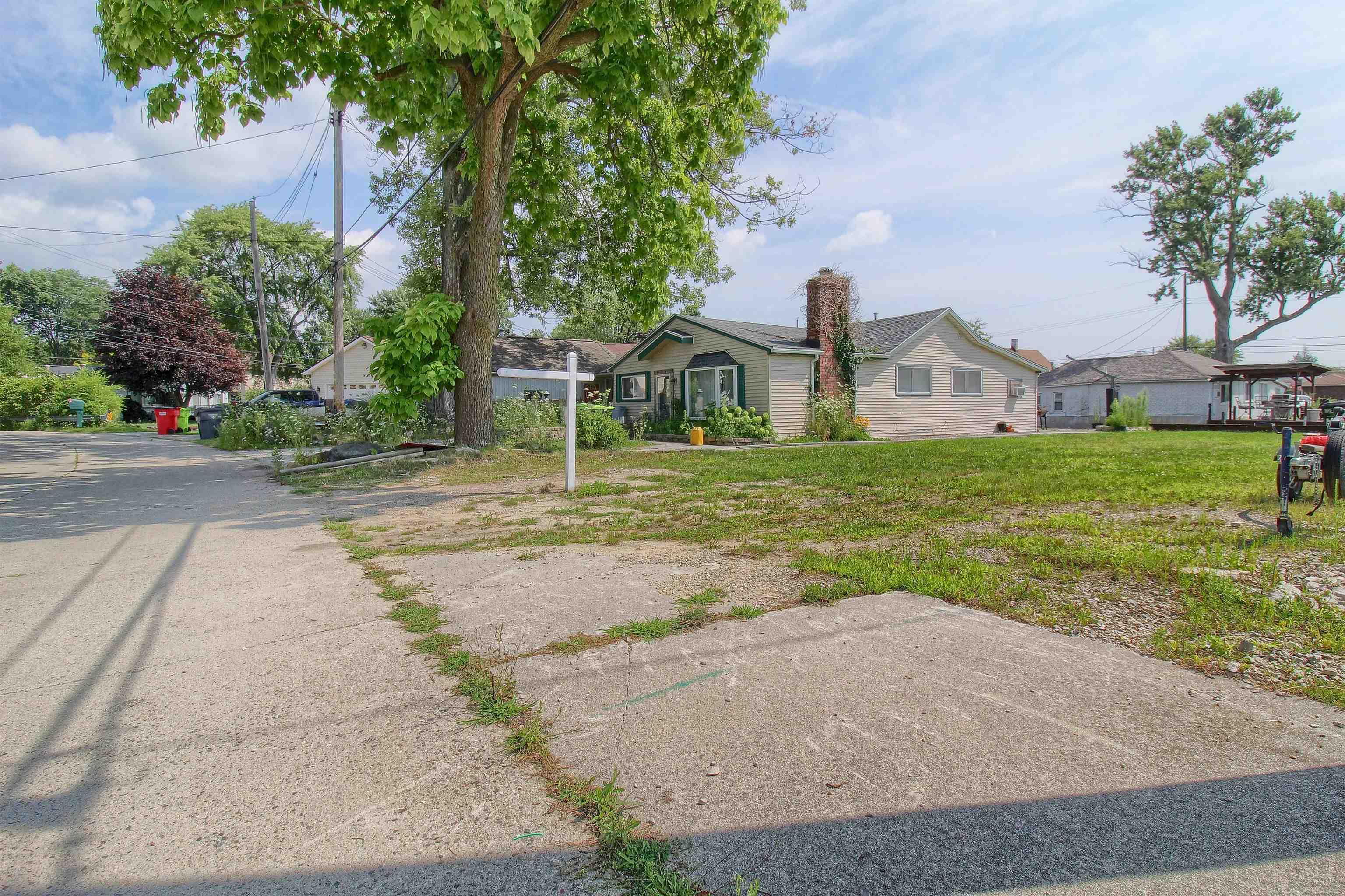 Homes for sale in Harrison Charter Township Macomb, MI | 37924 Maplehill St, Harrison Charter Township Macomb, MI 48045 | MLS# 58050209404