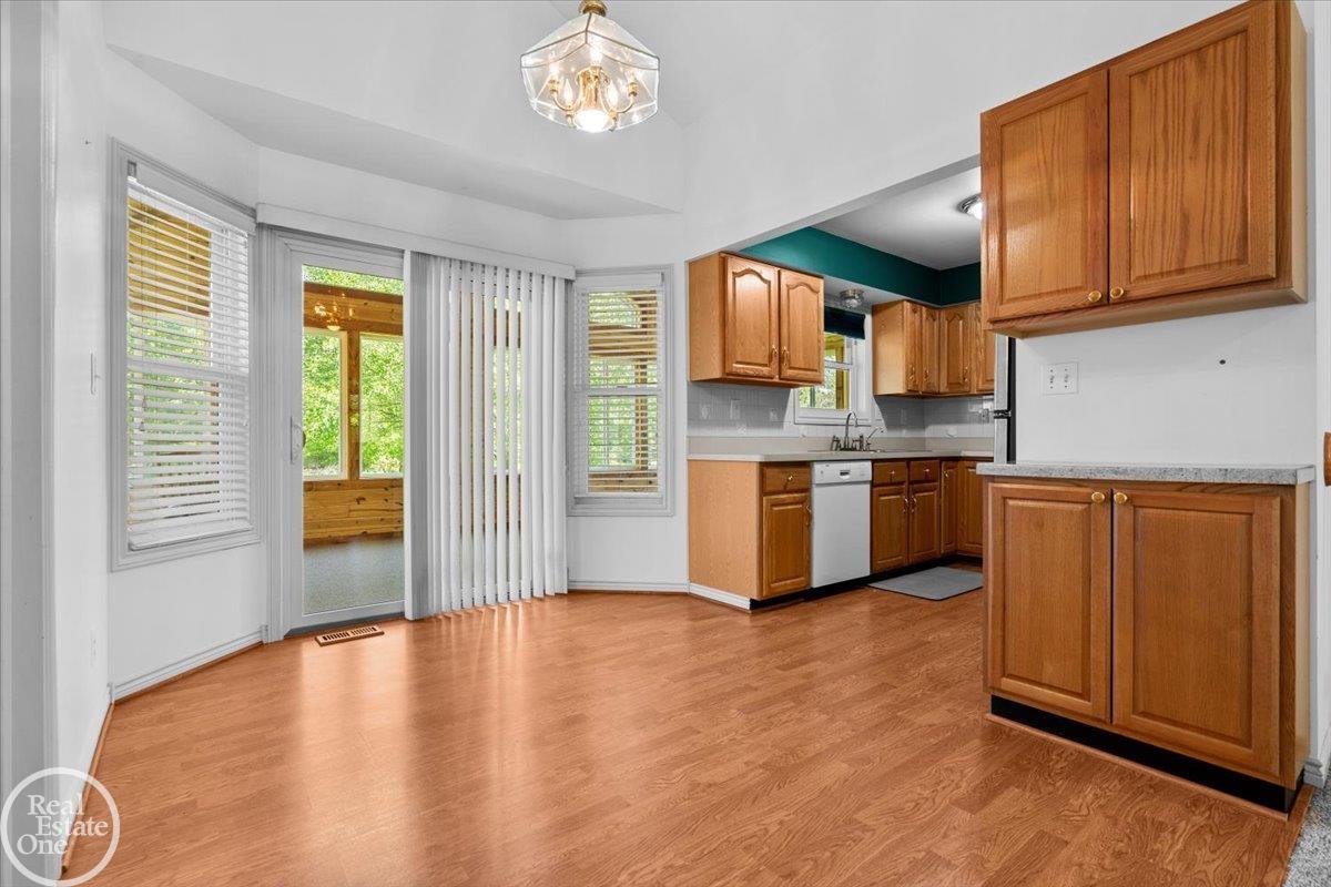 93 Brown City Road photo 11