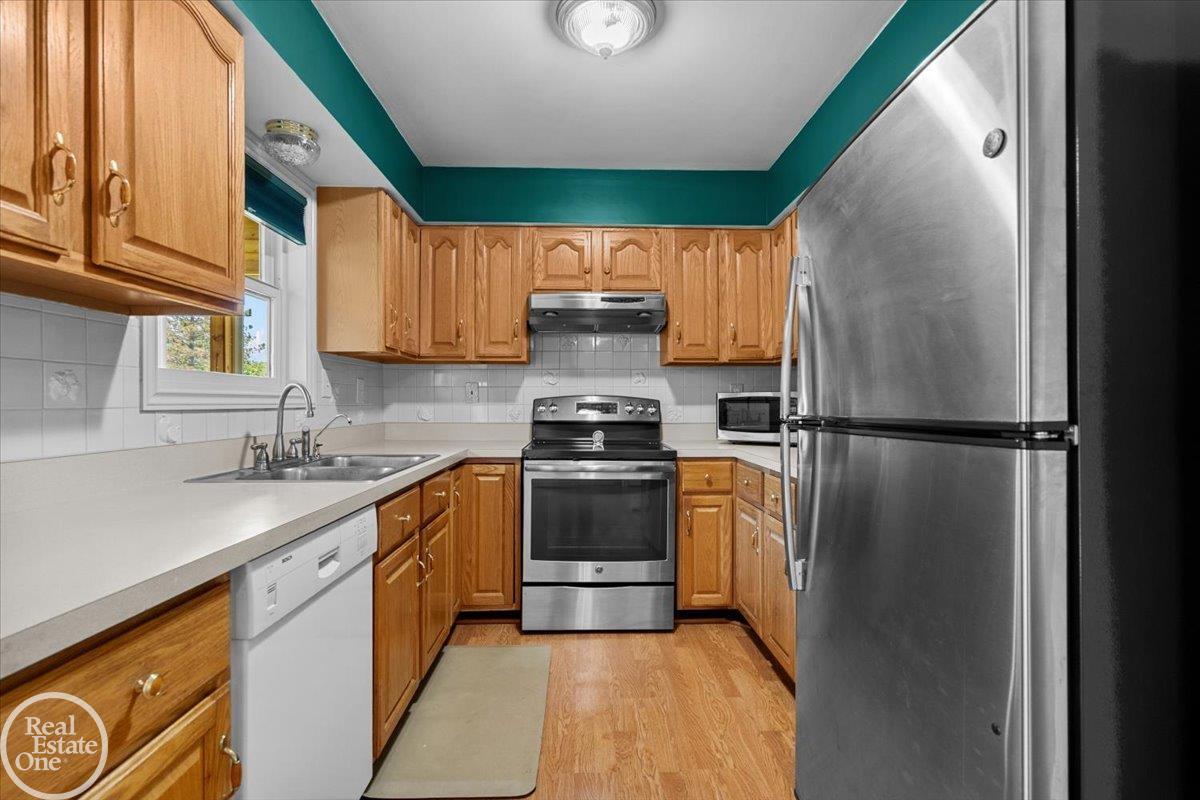 93 Brown City Road photo 13