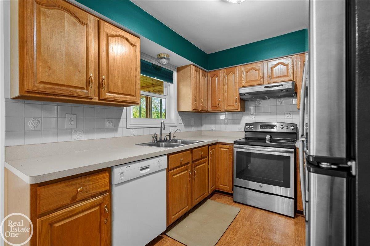 93 Brown City Road photo 14