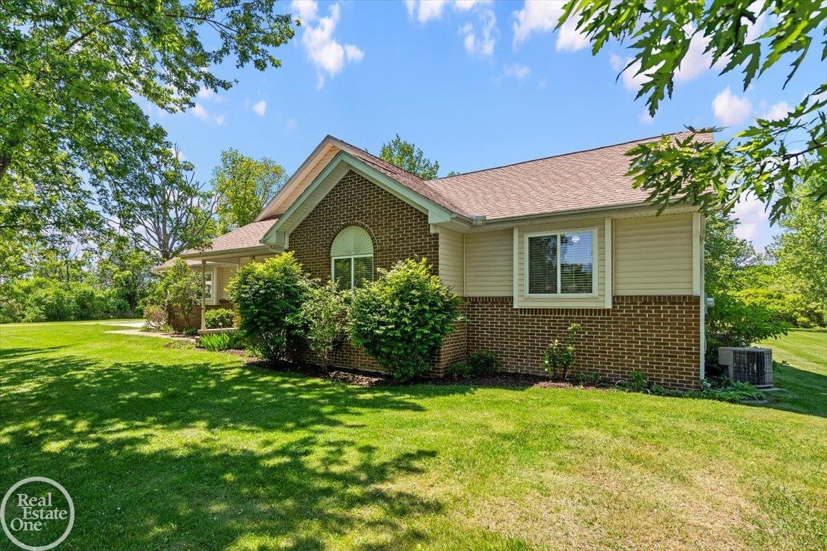 93 Brown City Road photo 4