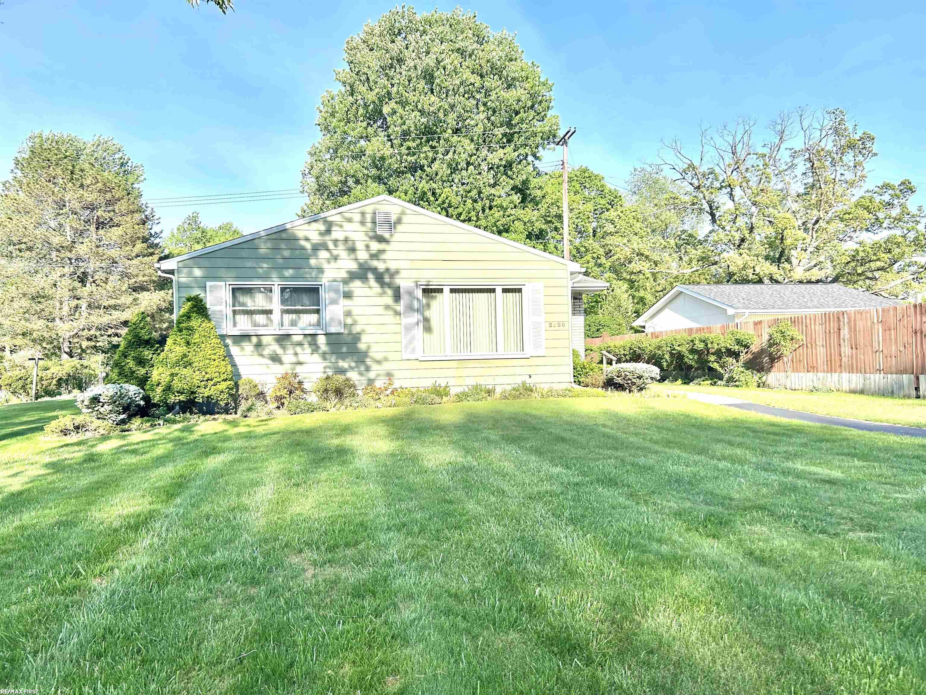Homes for sale in Fort Gratiot Charter Township St Clair, MI | 3520 State Rd, Fort Gratiot Charter Township St Clair, MI 48059 | MLS# 58050209424