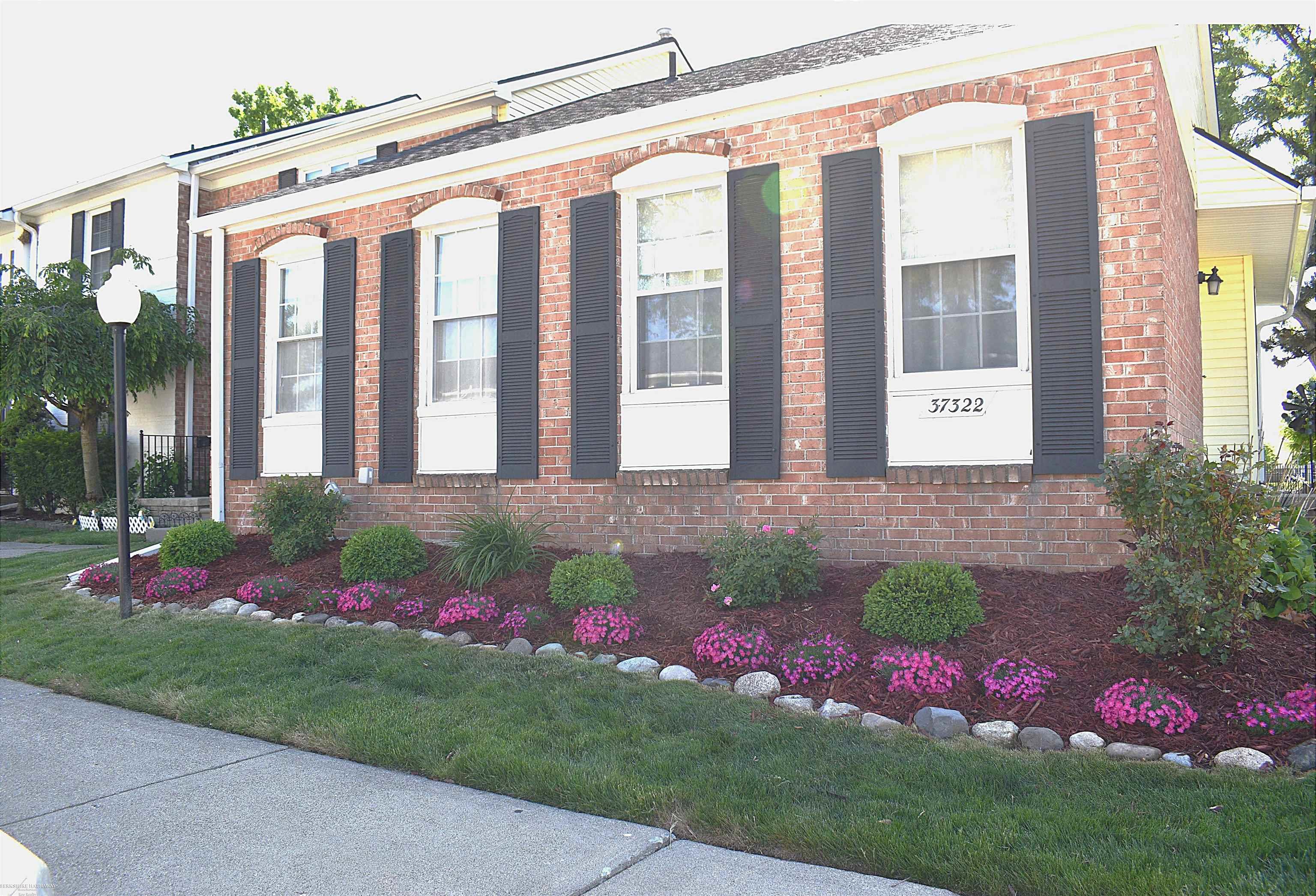 37322 Charter Oaks BLVD ClintonCharterTownship_Macomb Michigan 48036