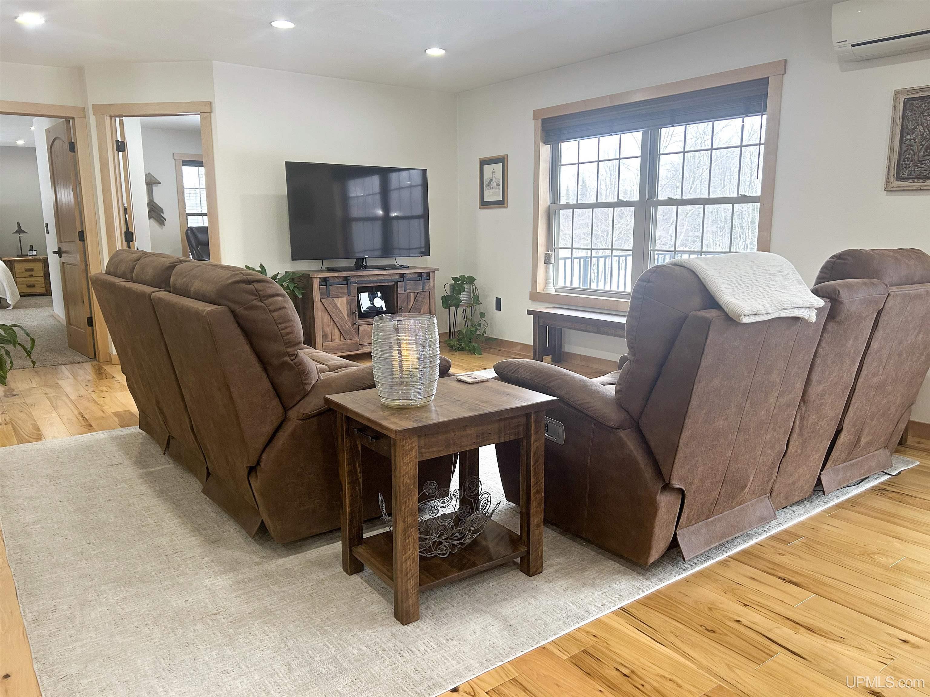 MLS 50209573 Large photo number 5 