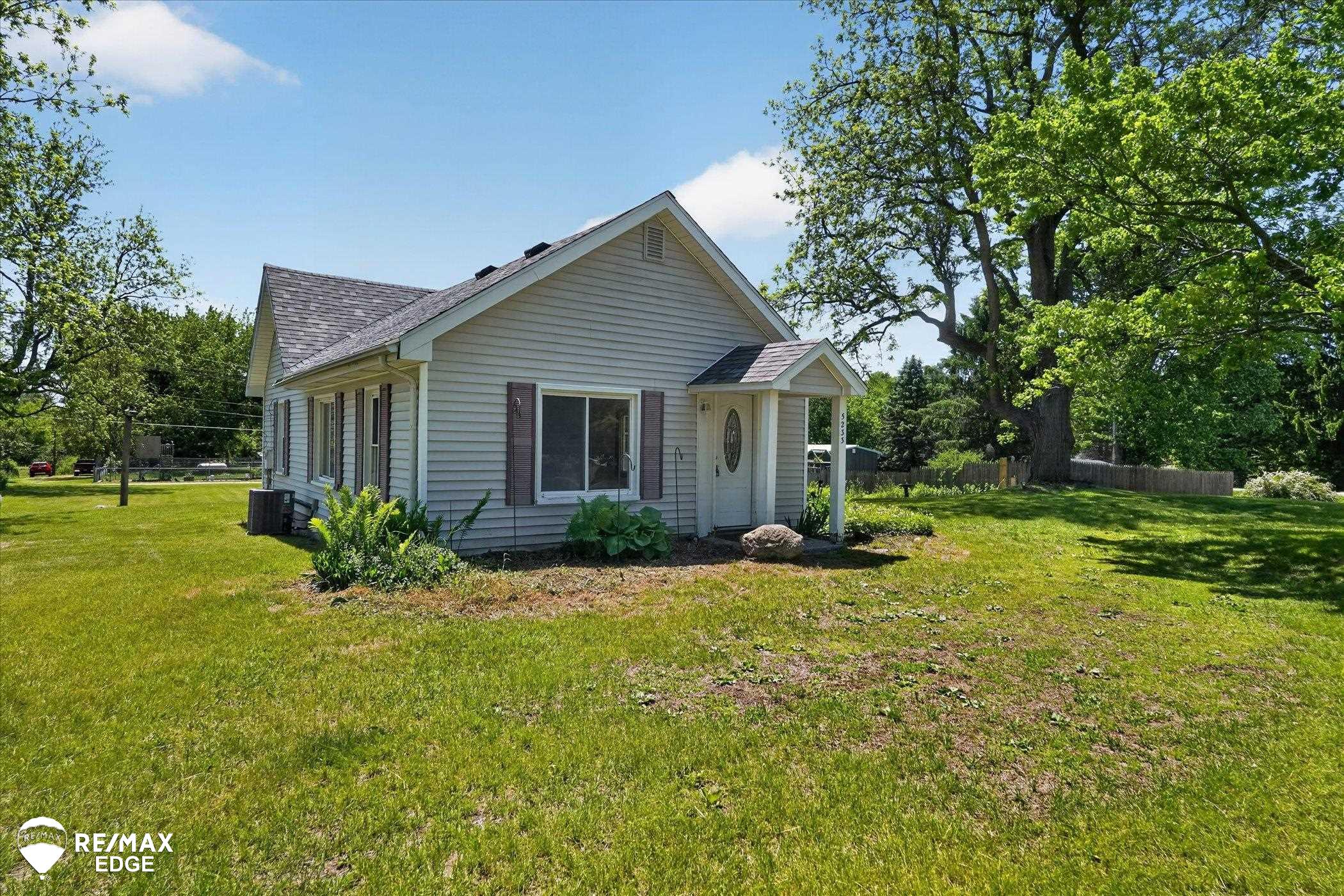 5233 Pratt Road photo 2