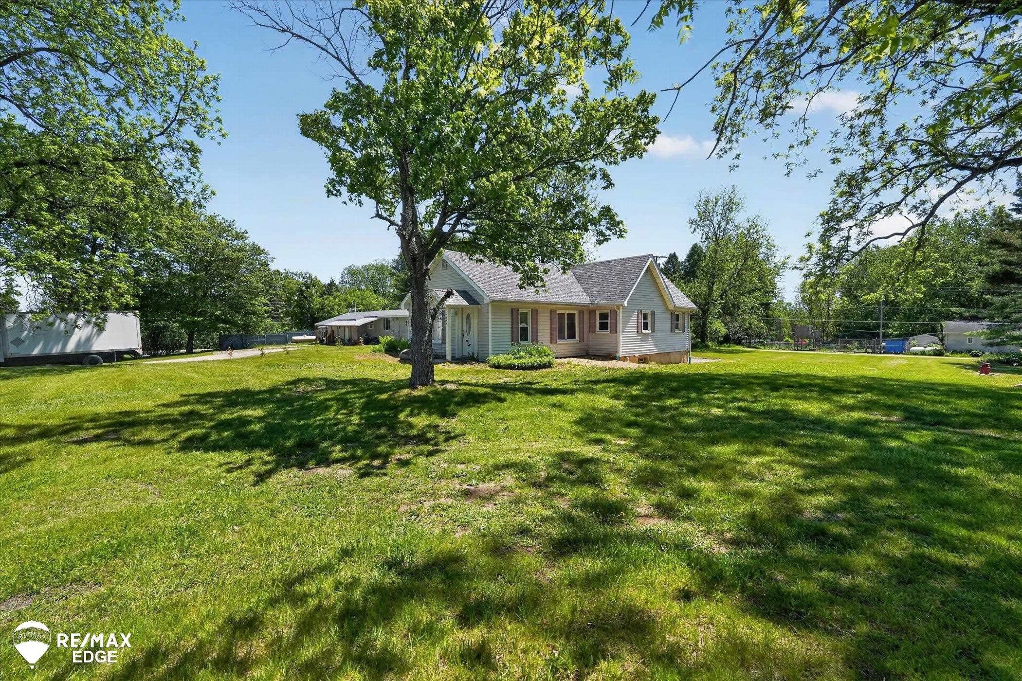 5233 Pratt Road photo 4