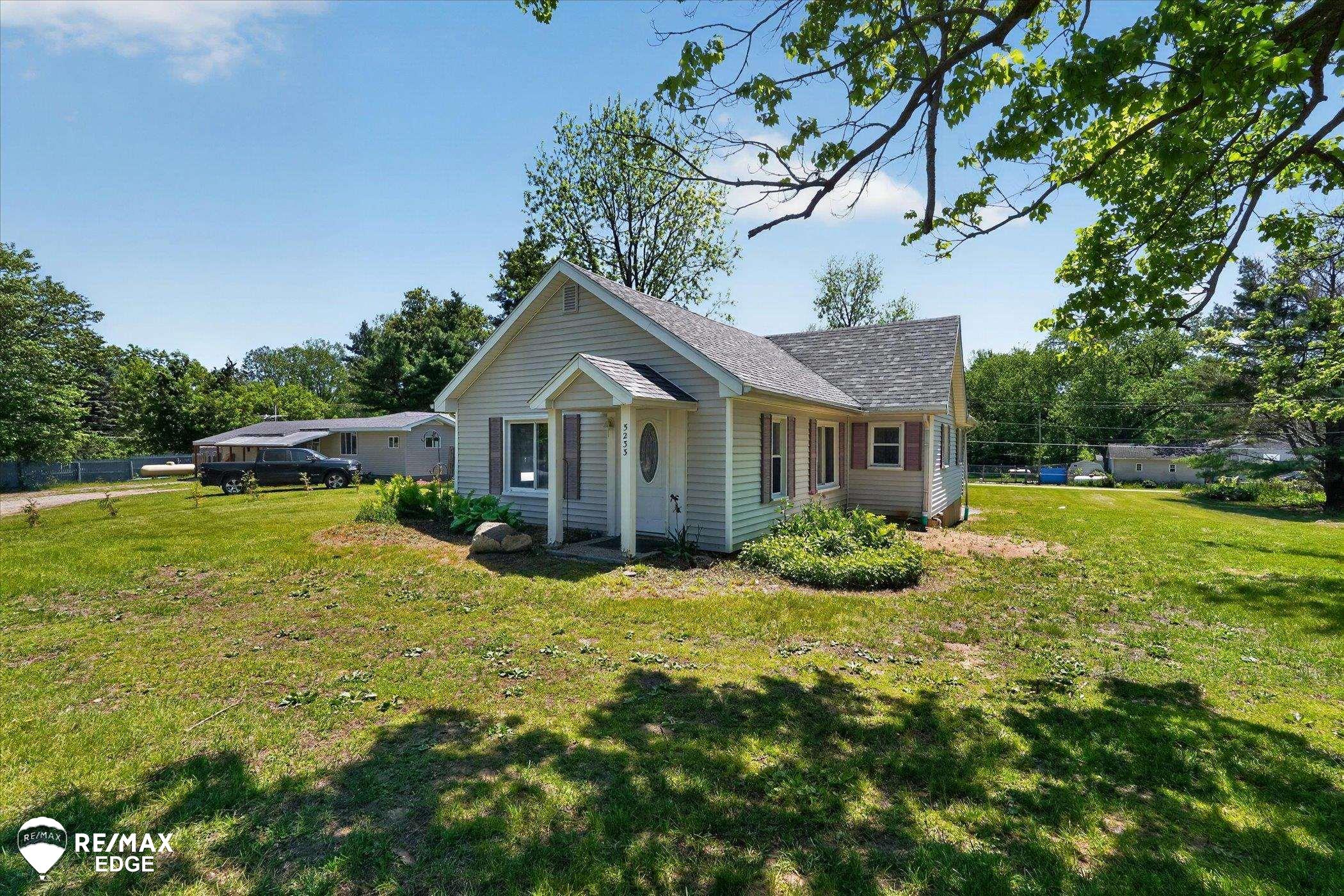 5233 Pratt Road photo 5