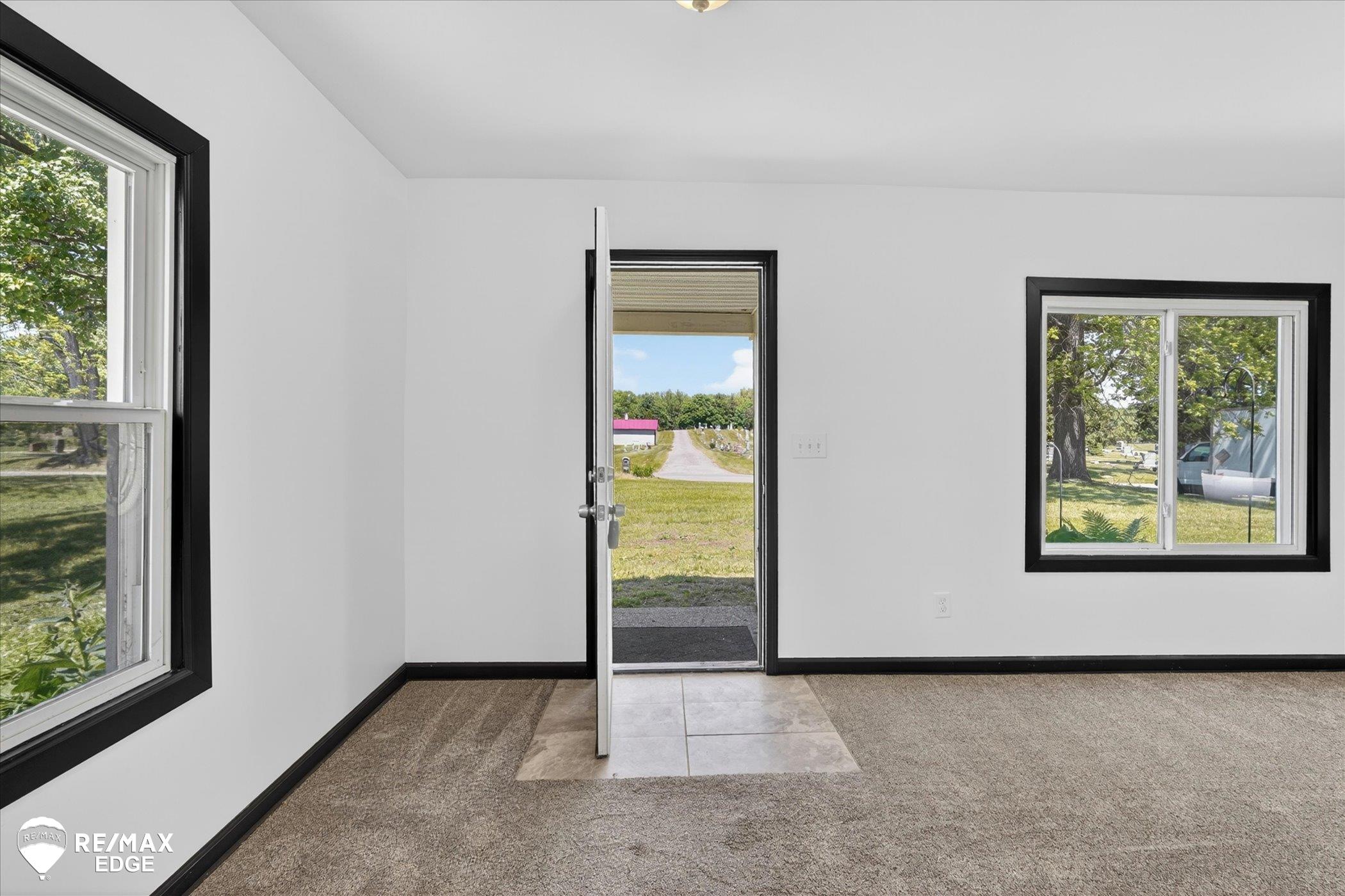 5233 Pratt Road photo 6