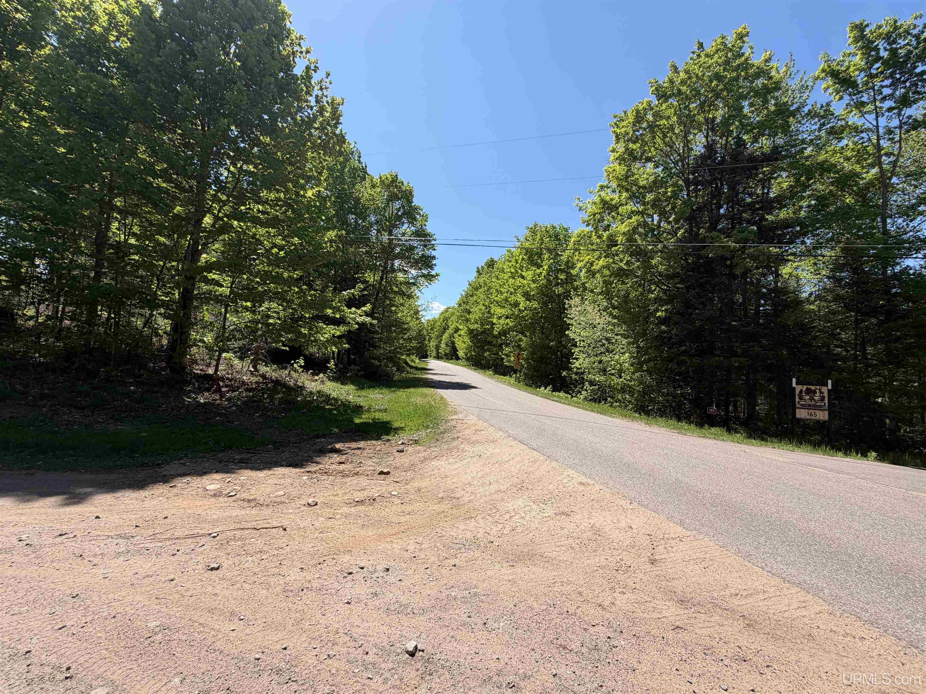 Homes for sale in Michigamme, MI | 33 Tan Rd, Michigamme, MI 49861 | MLS# 50210015