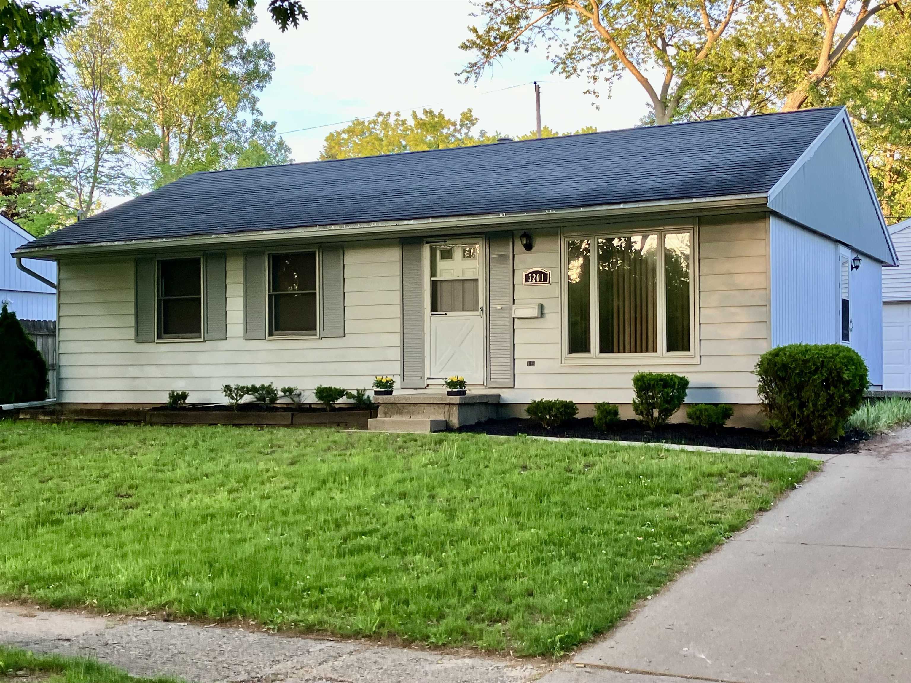 Homes for sale in Lansing, MI | 3201 Norwich Rd, Lansing, MI 48911 | MLS# 50210057