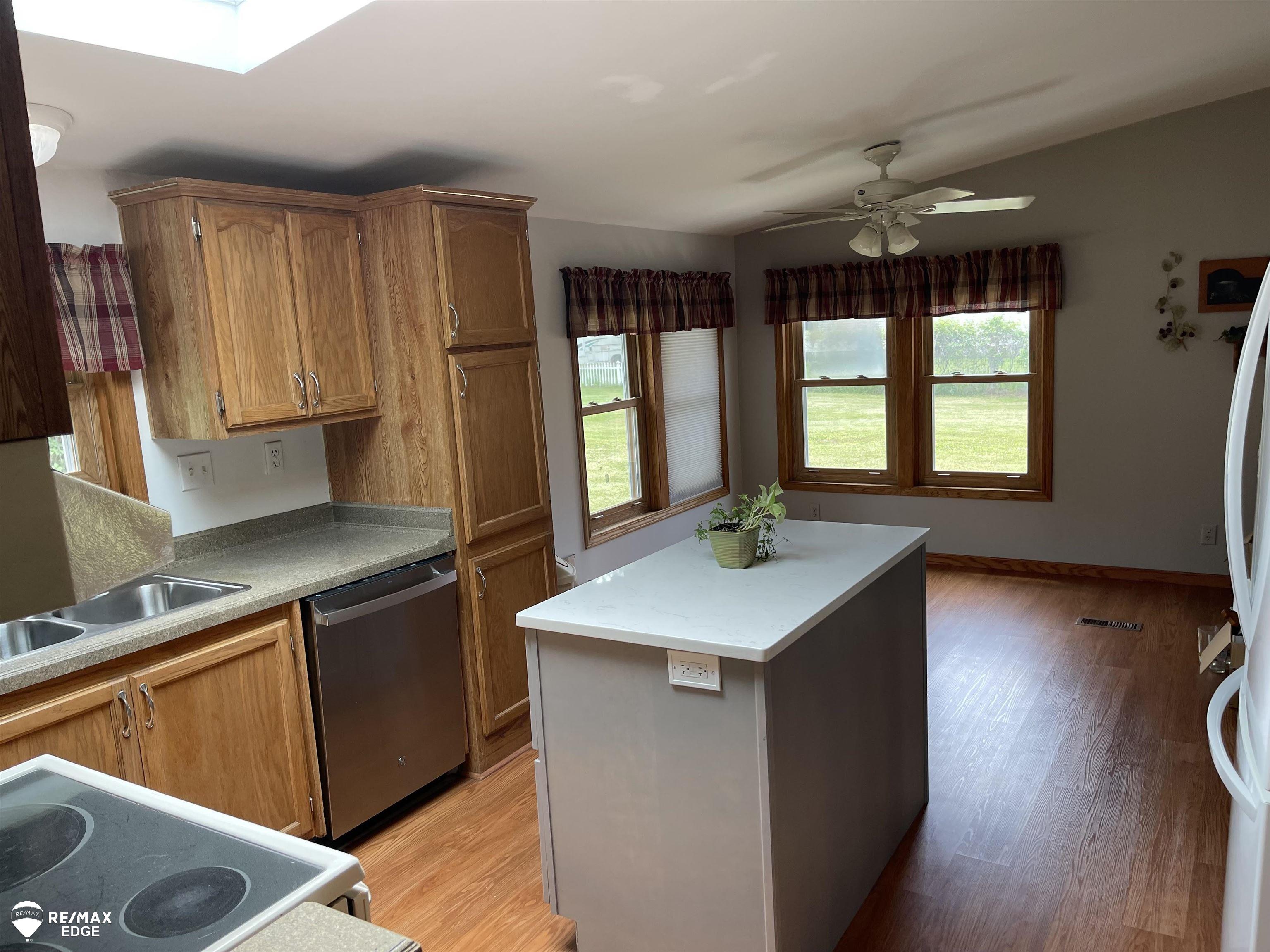 4573 Klam Road photo 2