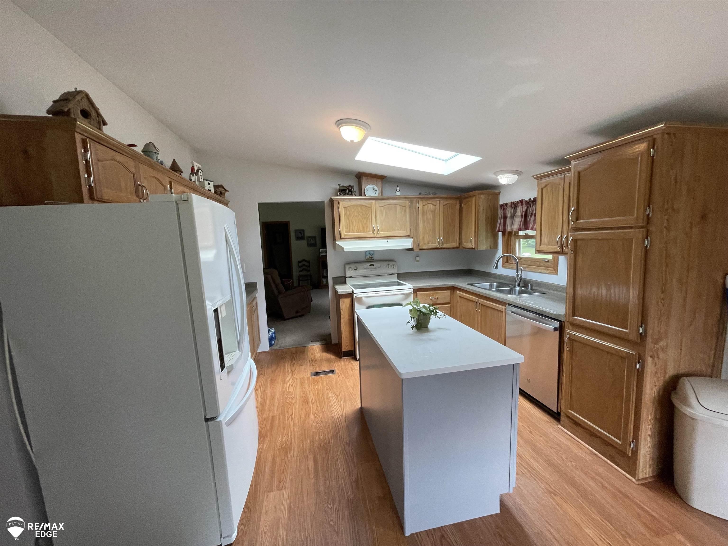 4573 Klam Road photo 5