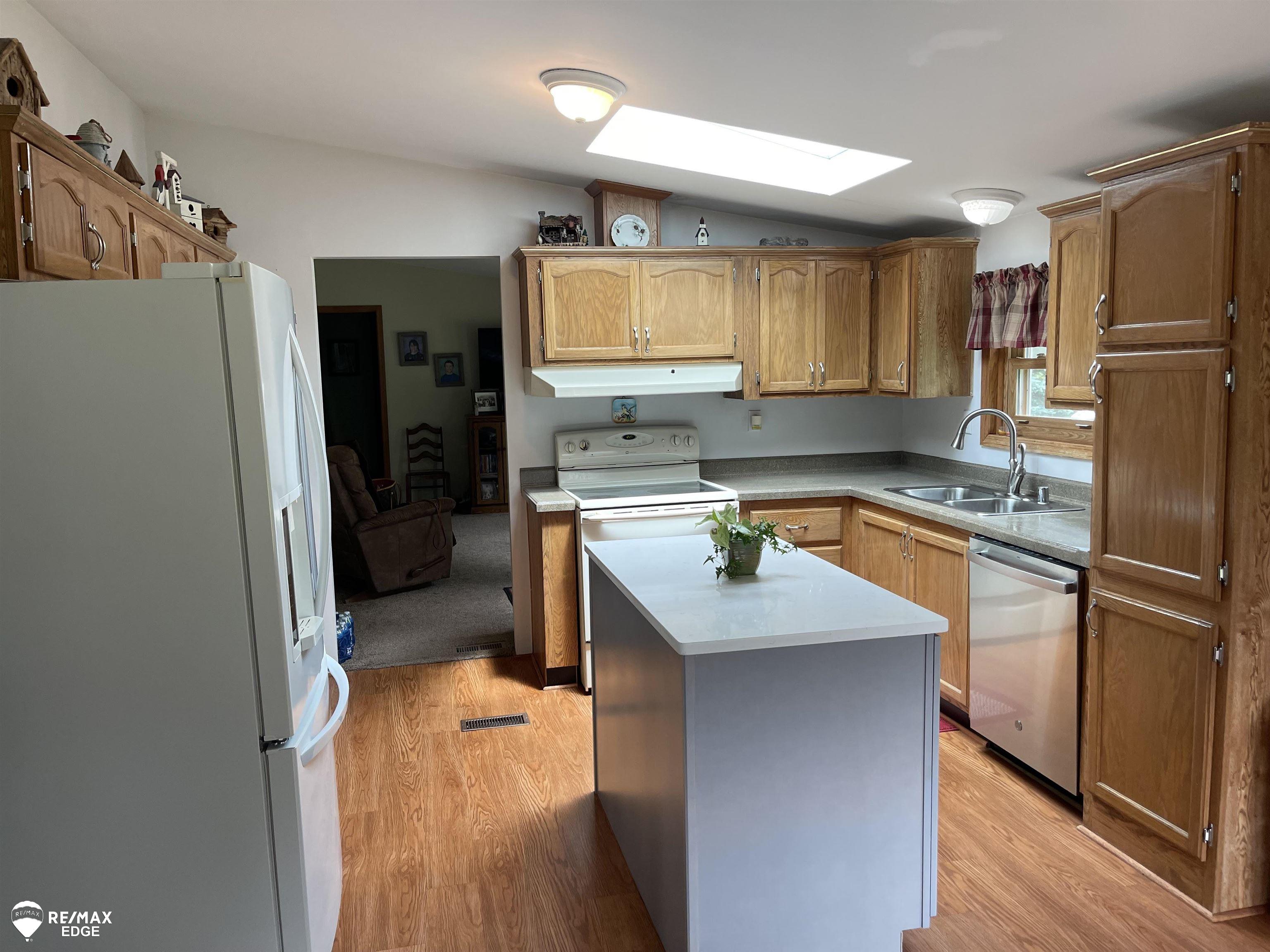 4573 Klam Road photo 8
