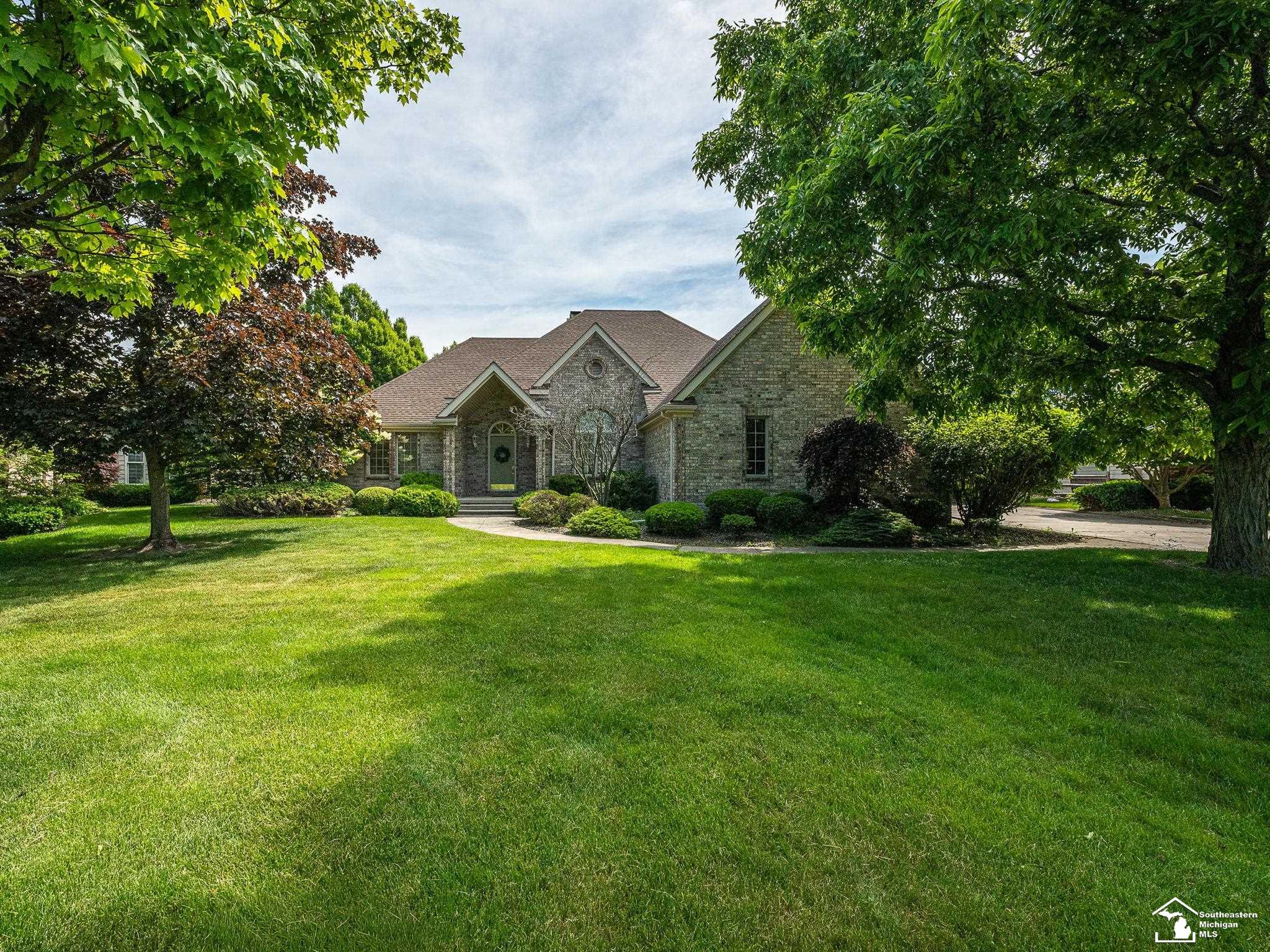 Photo 1 of Sale Pending at 5572 Raven Pkwy Dr, Monroe, MI 48161 | MLS# 57050210407 | Listing updated on 2026-09-16