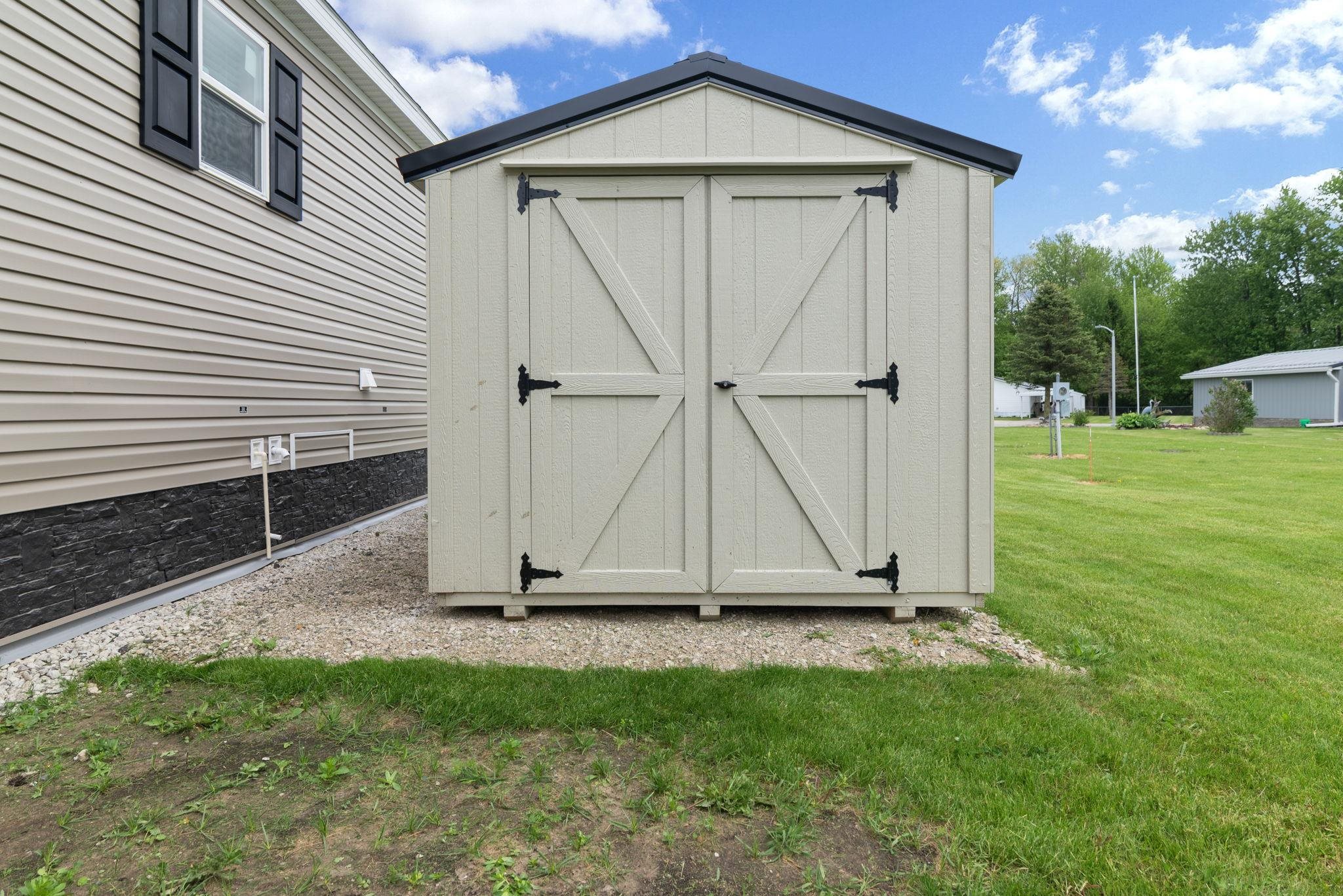 7197 Mapleview Circle photo 4