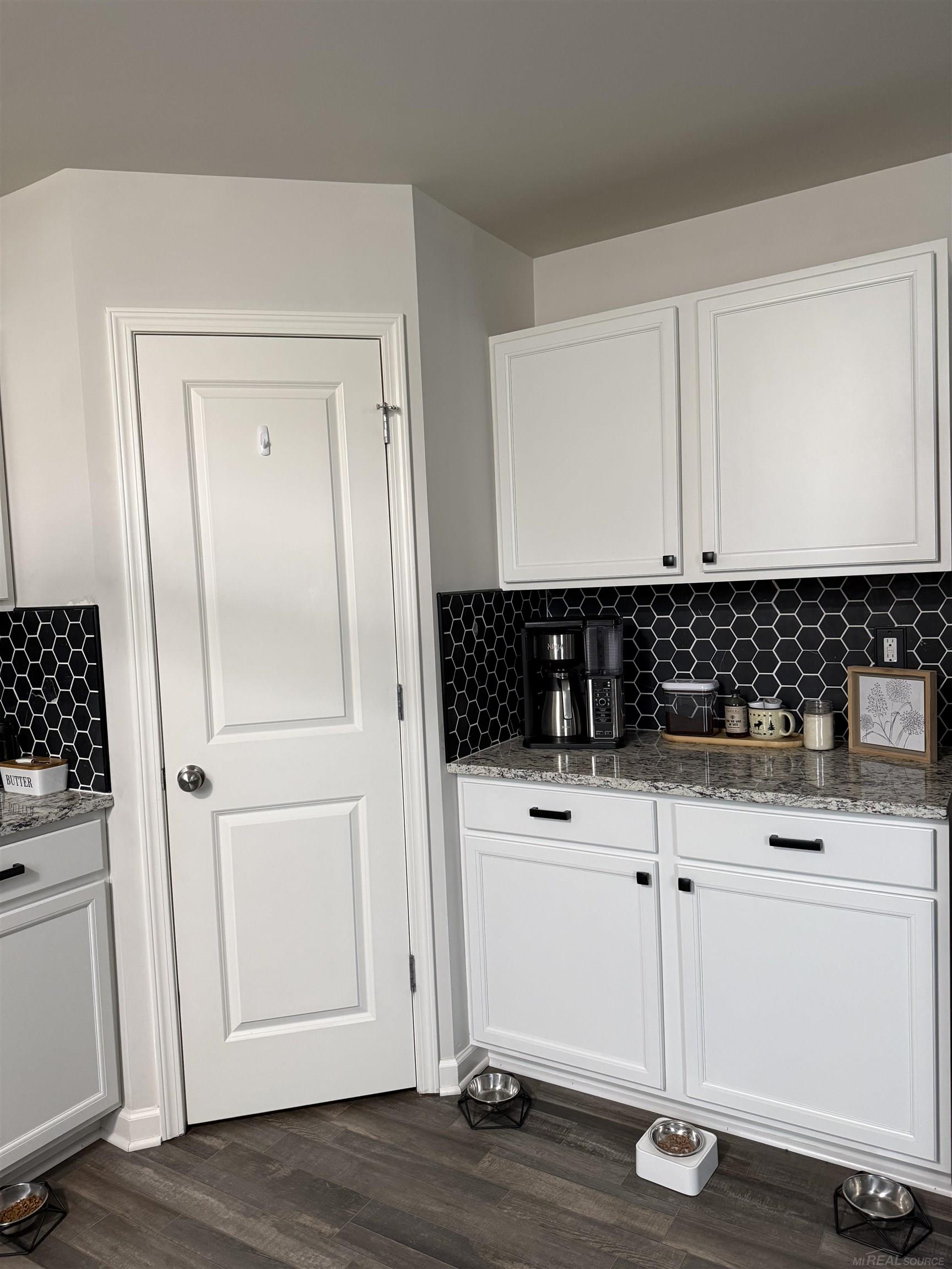 4th image of 2247 Hunter Ln, Burton, MI 48519 | MLS# 50210602