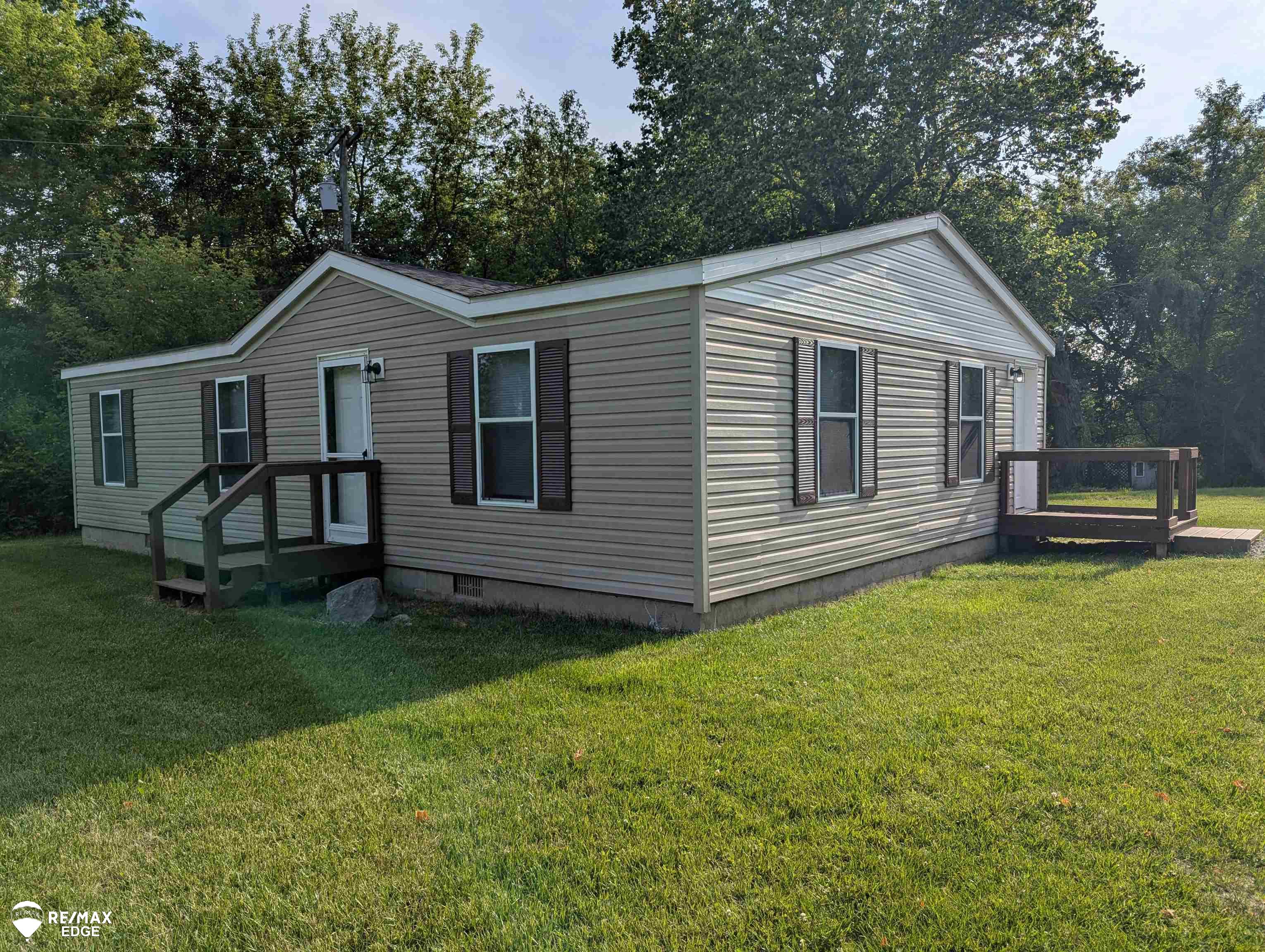 6283 Hart Lake Road photo 2