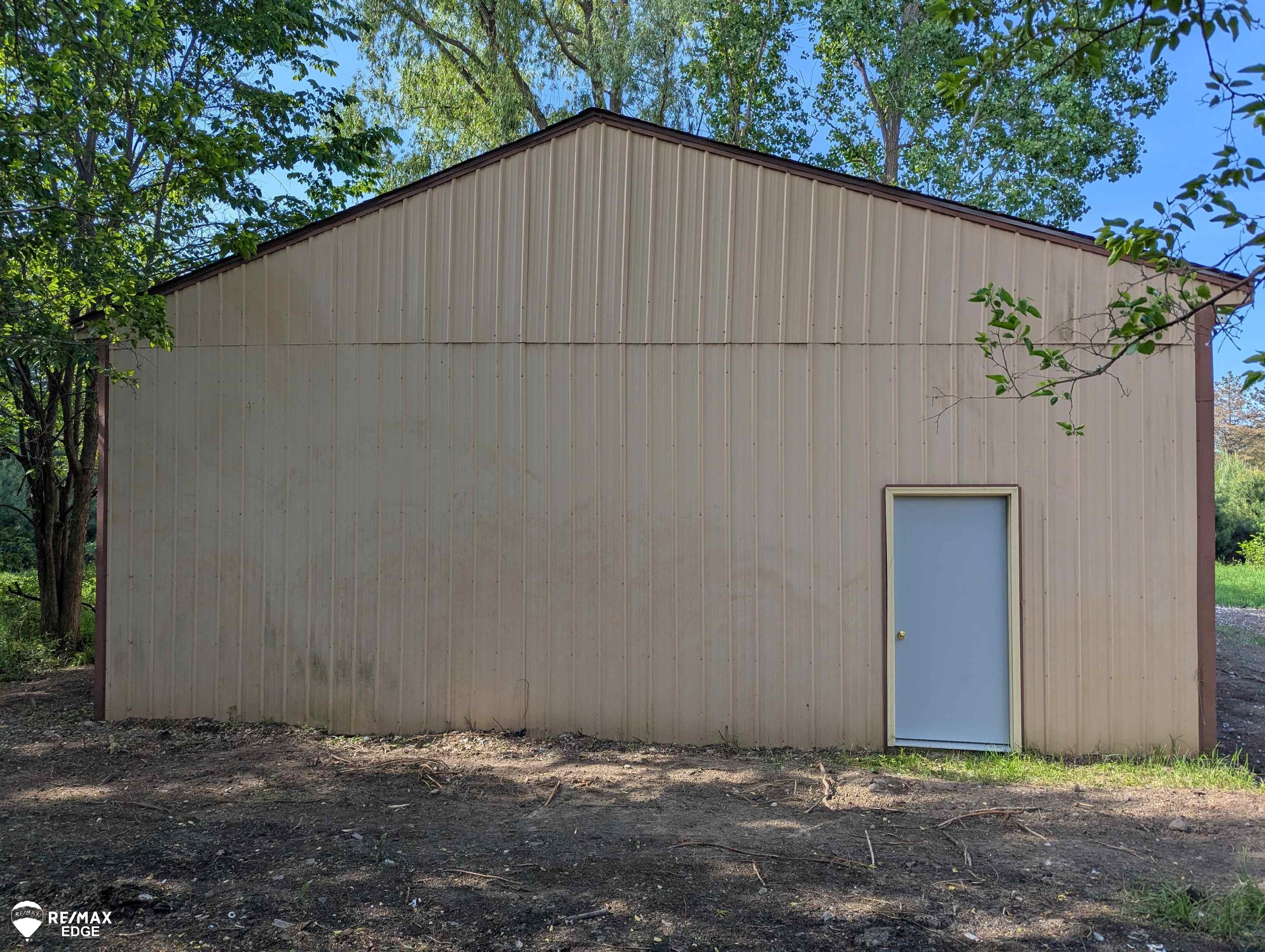 6283 Hart Lake Road photo 10