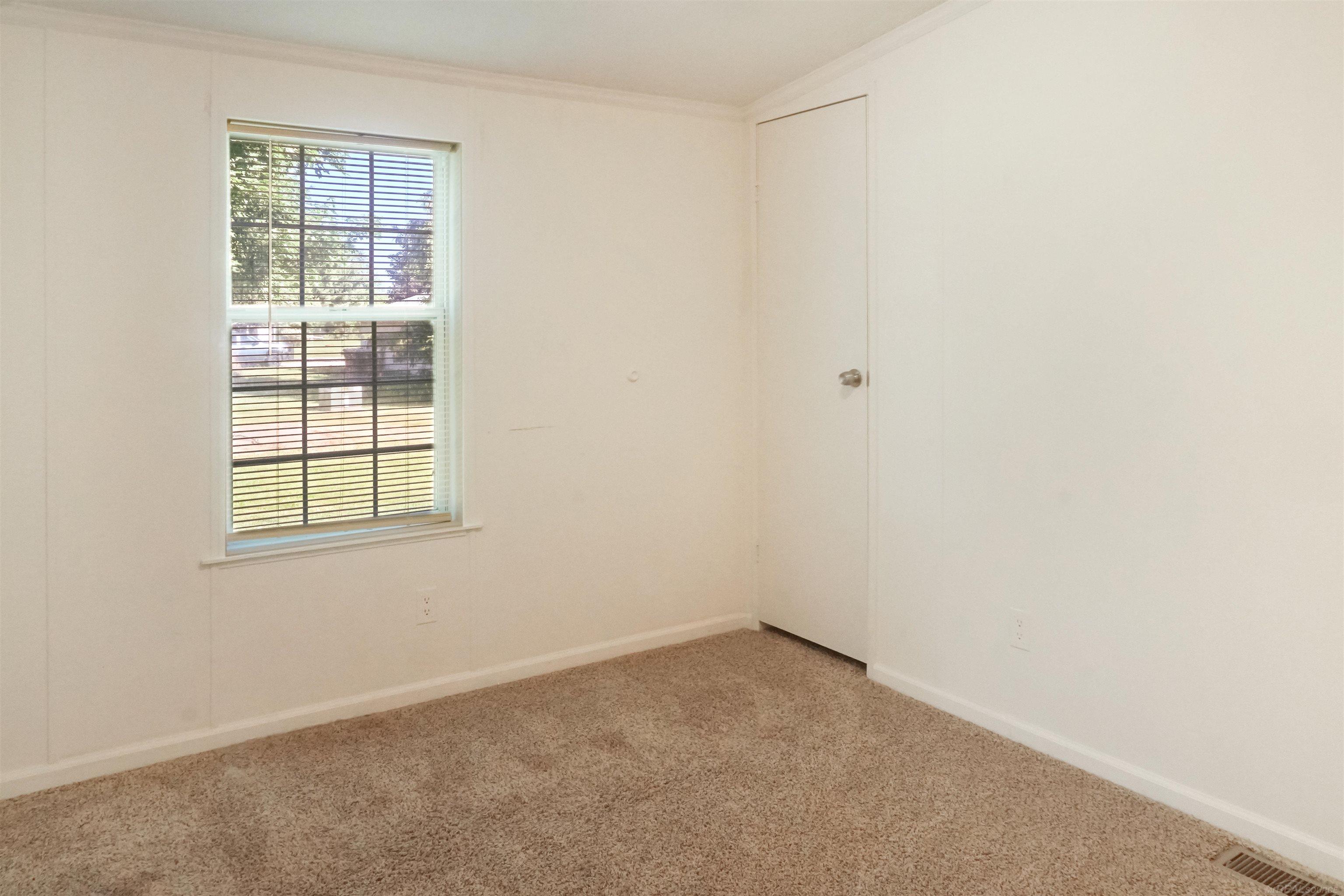 1832 Manchester Drive photo 15