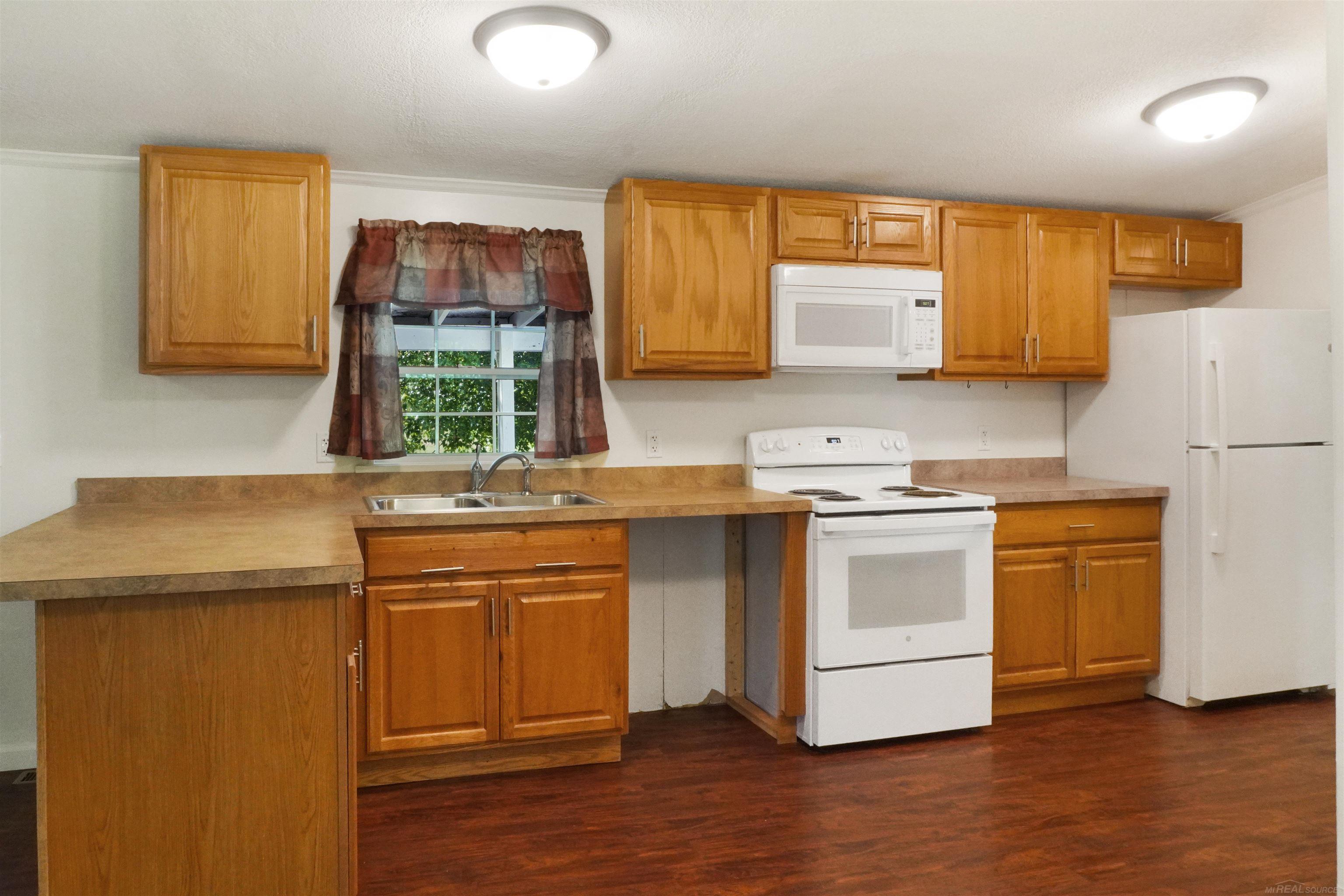1832 Manchester Drive photo 5