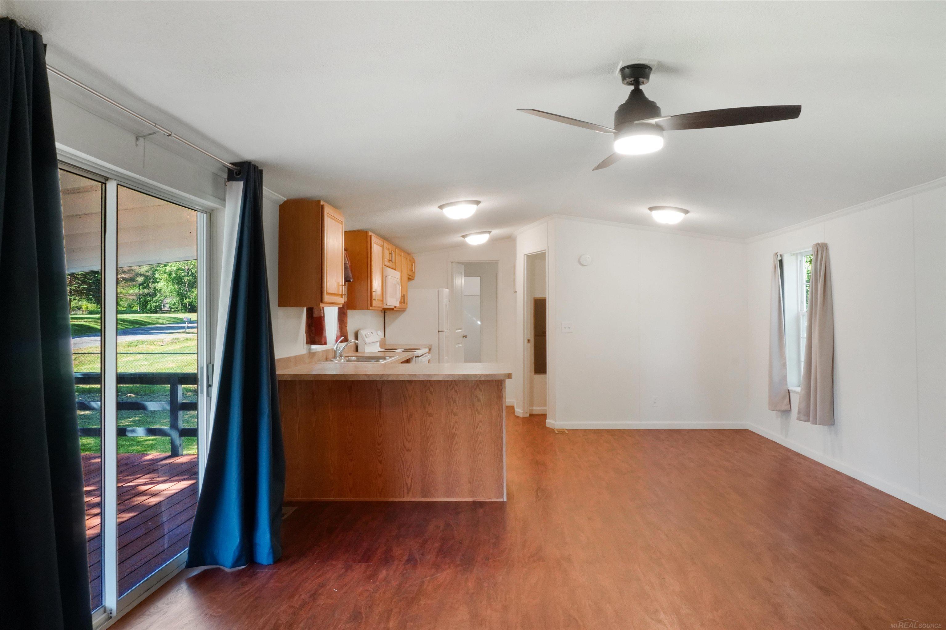 1832 Manchester Drive photo 8