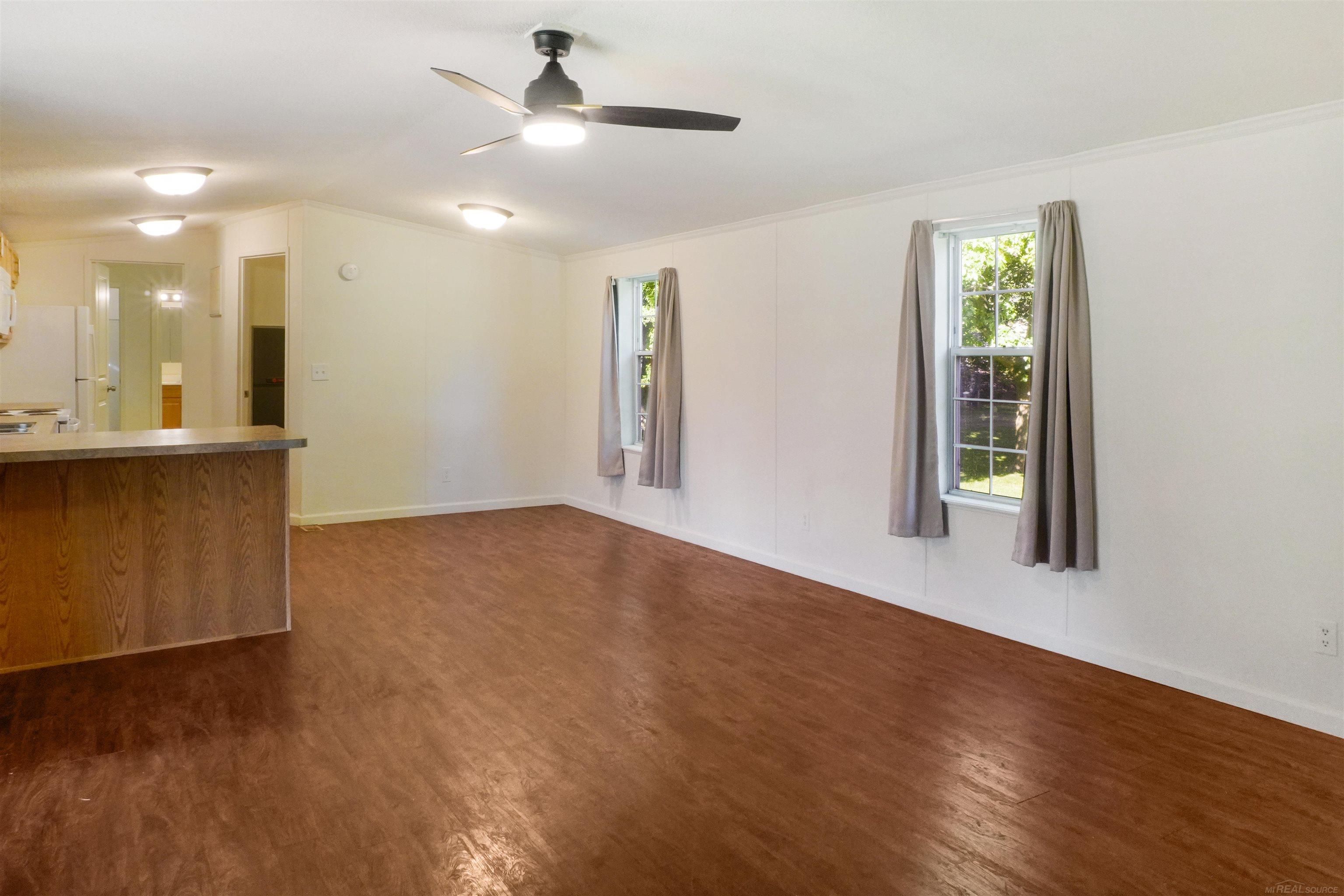 1832 Manchester Drive photo 9