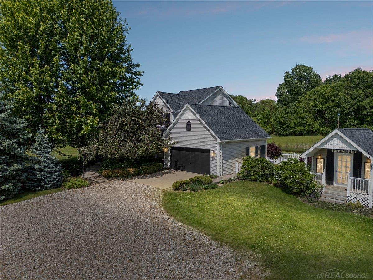 5685 Mottland Court photo 2