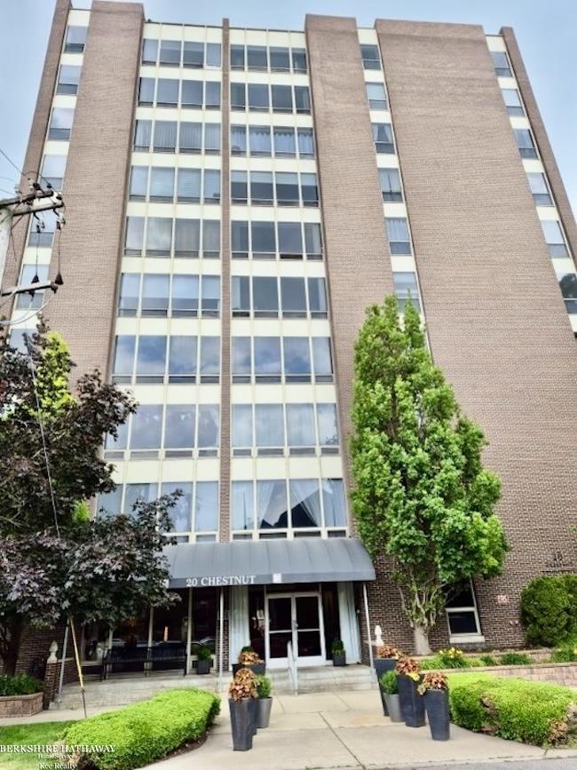 Photo 2 of Condo for sale at 20 Chestnut St, Wyandotte, MI 48192 | MLS# 58050211111 | Listing updated on 2026-09-18