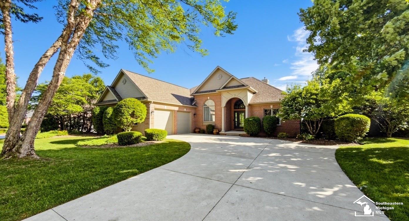 3rd image of 1009 Regents Park Dr, Monroe, MI 48161 | MLS# 50211284