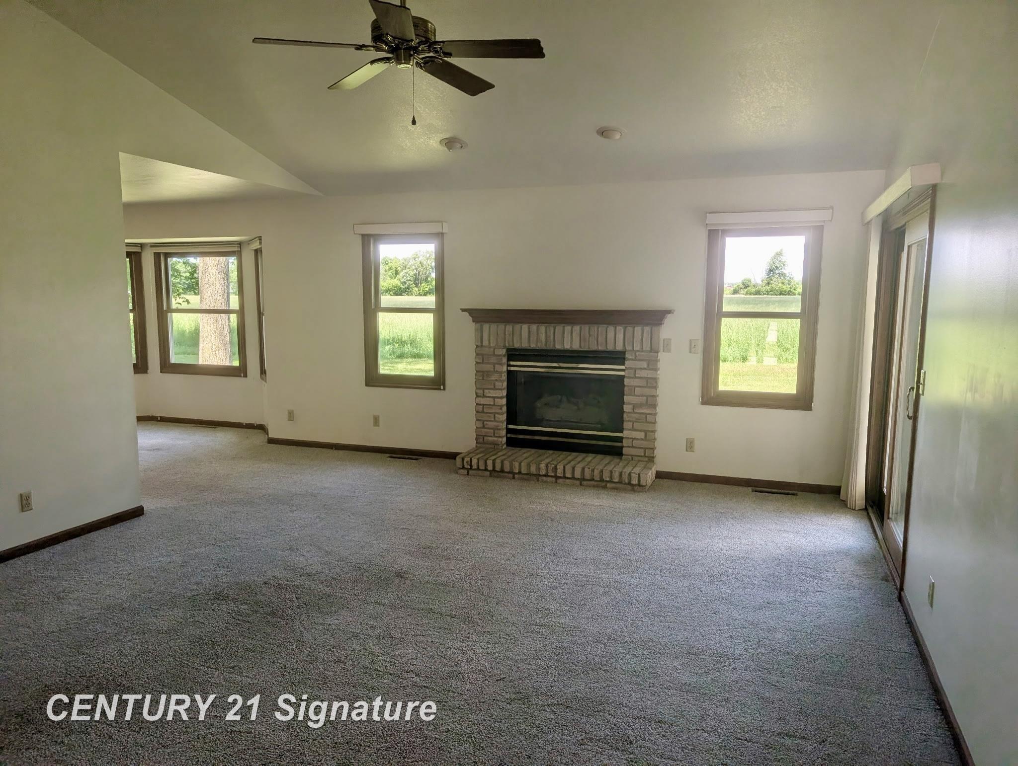 Homes for sale in Tittabawassee Township Saginaw, MI | 1249 E Oakdale Cir, Tittabawassee Township Saginaw, MI 48623 | MLS# 61050211328
