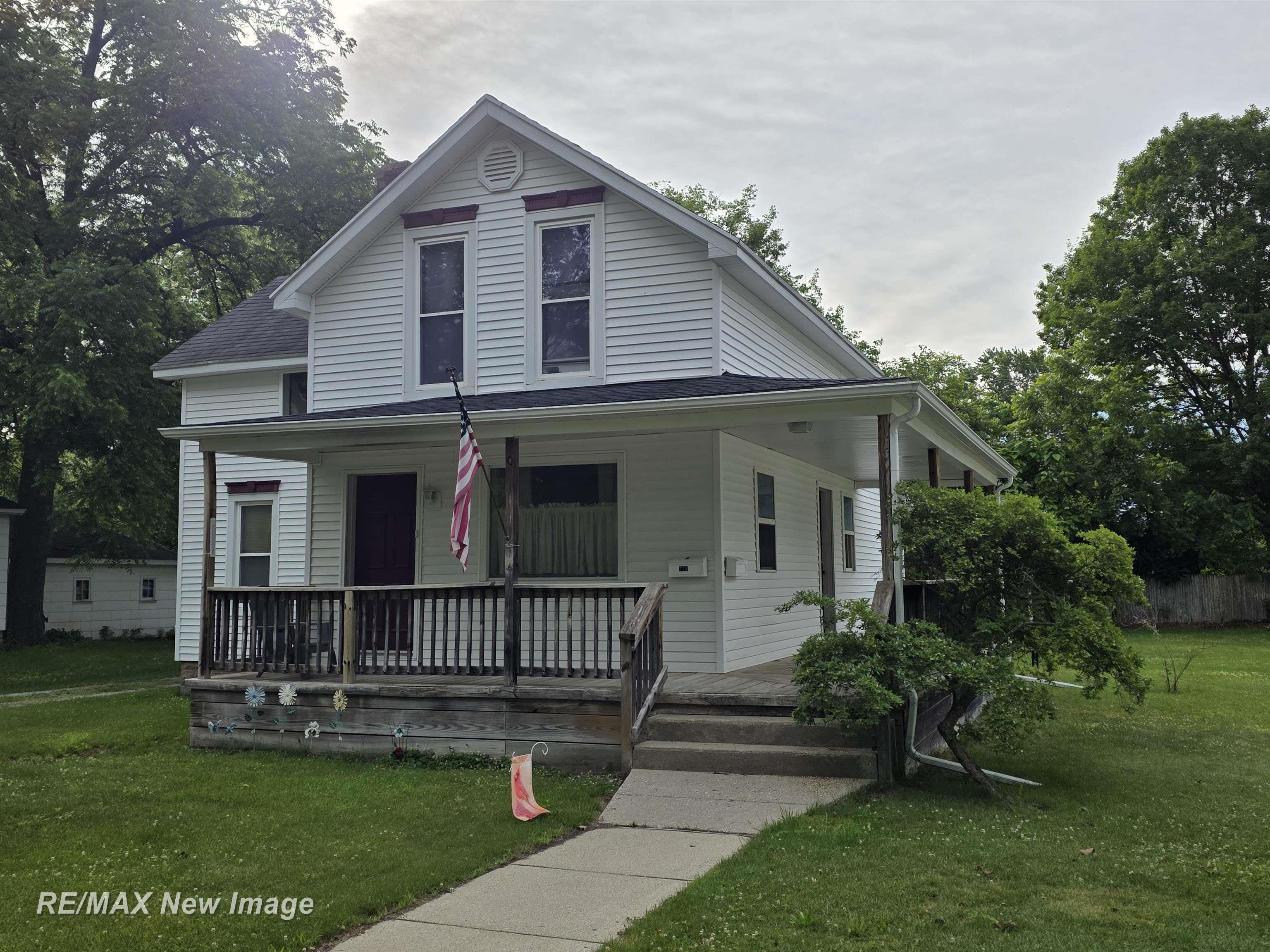 Photo 2 of Multi family home for sale at 218 Lincoln St, Chesaning, MI 48616 | MLS# 61050211457 | Listing updated on 2026-10-07