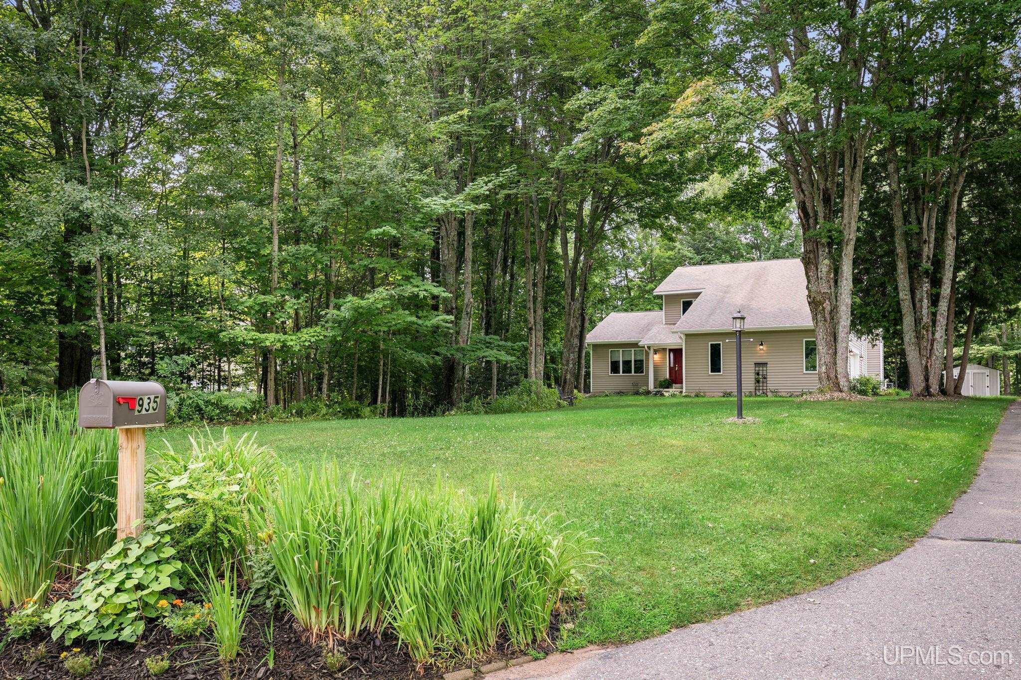 935 W Orianna Drive, Marquette MI 49855, 50211479