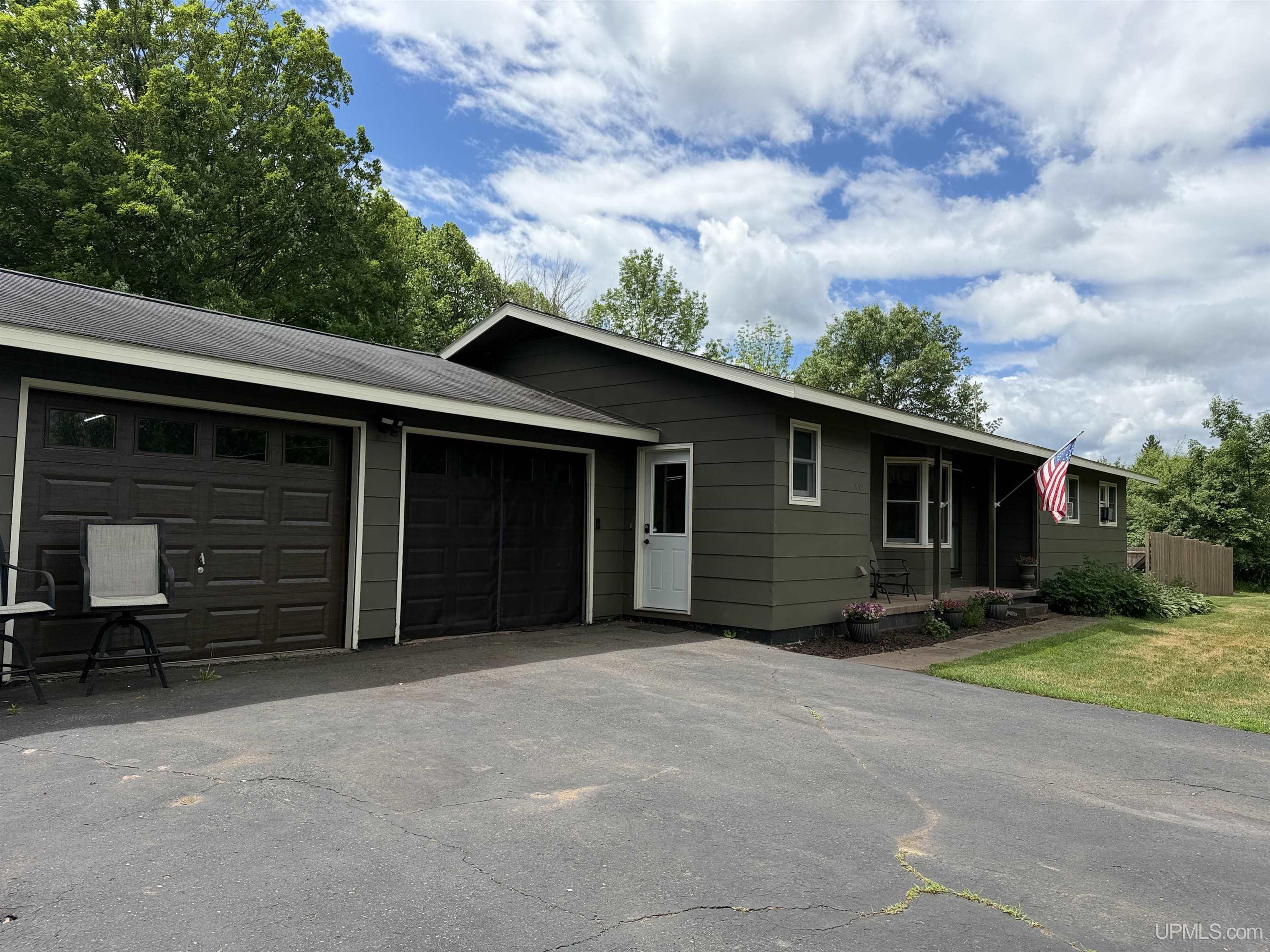 Photo 3 of Single family home for sale at 1001 Tilden Rd, Bessemer, MI 49911 | MLS# 50211588 | Listing updated on 2026-10-02