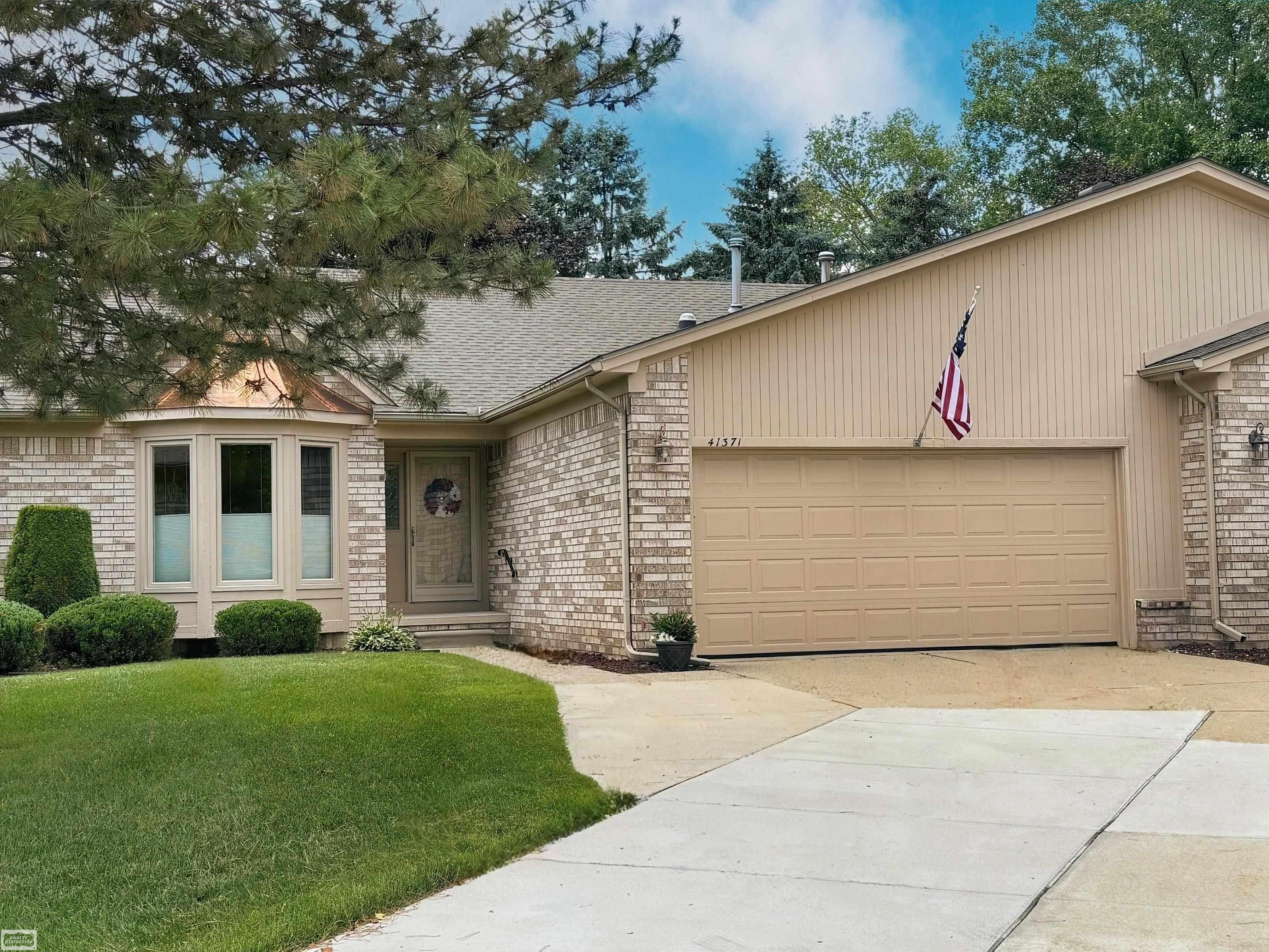 41371 Carmelo W Drive