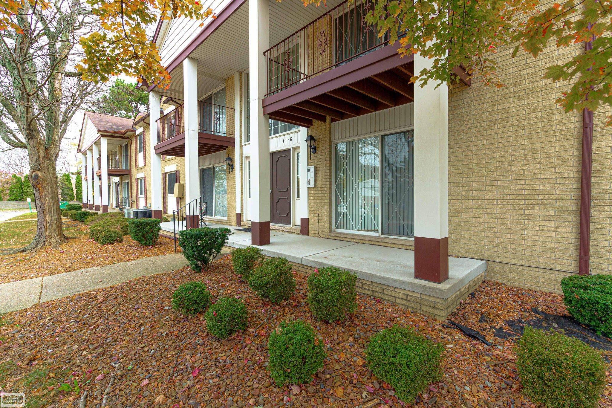 Condo for sale at 29200 Gloede St, Warren, MI 48088 | MLS# 58050211734