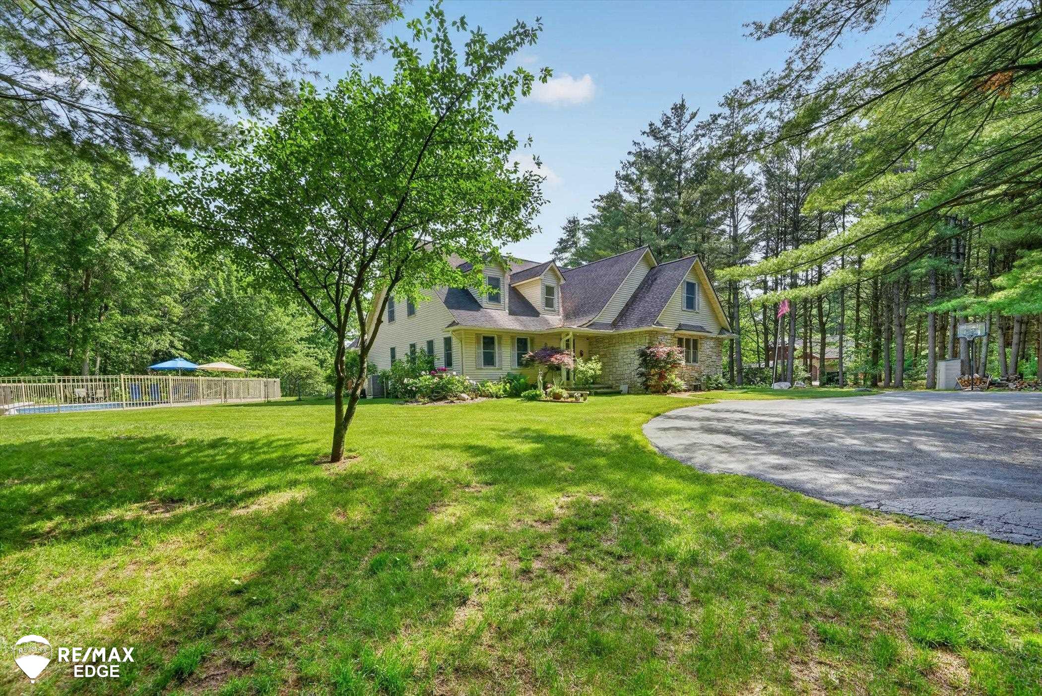 3393 Lippincott Road photo 2