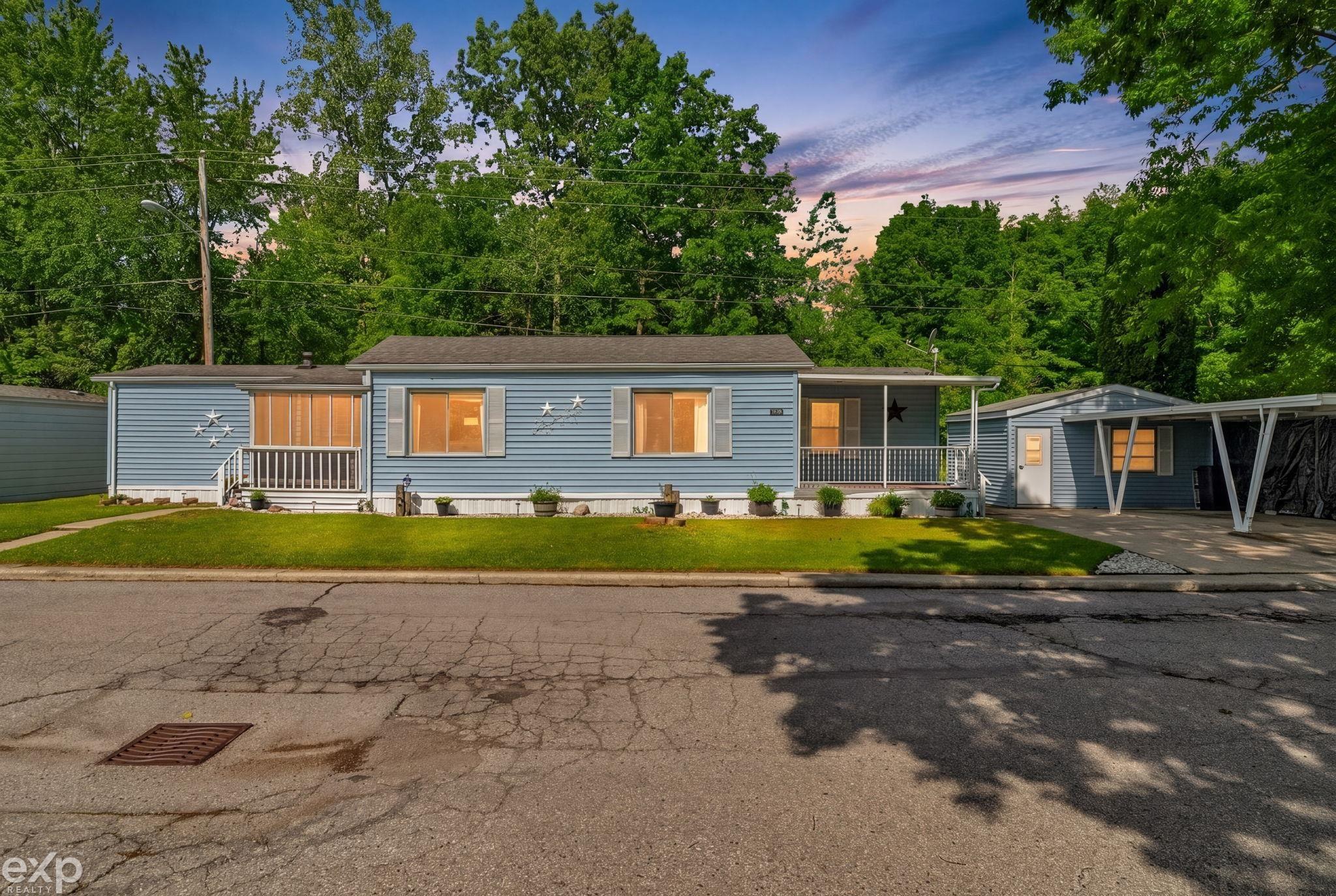Homes for sale in Marysville, MI | 3333 Ravenswood Rd, Marysville, MI 48040 | MLS# 50211834