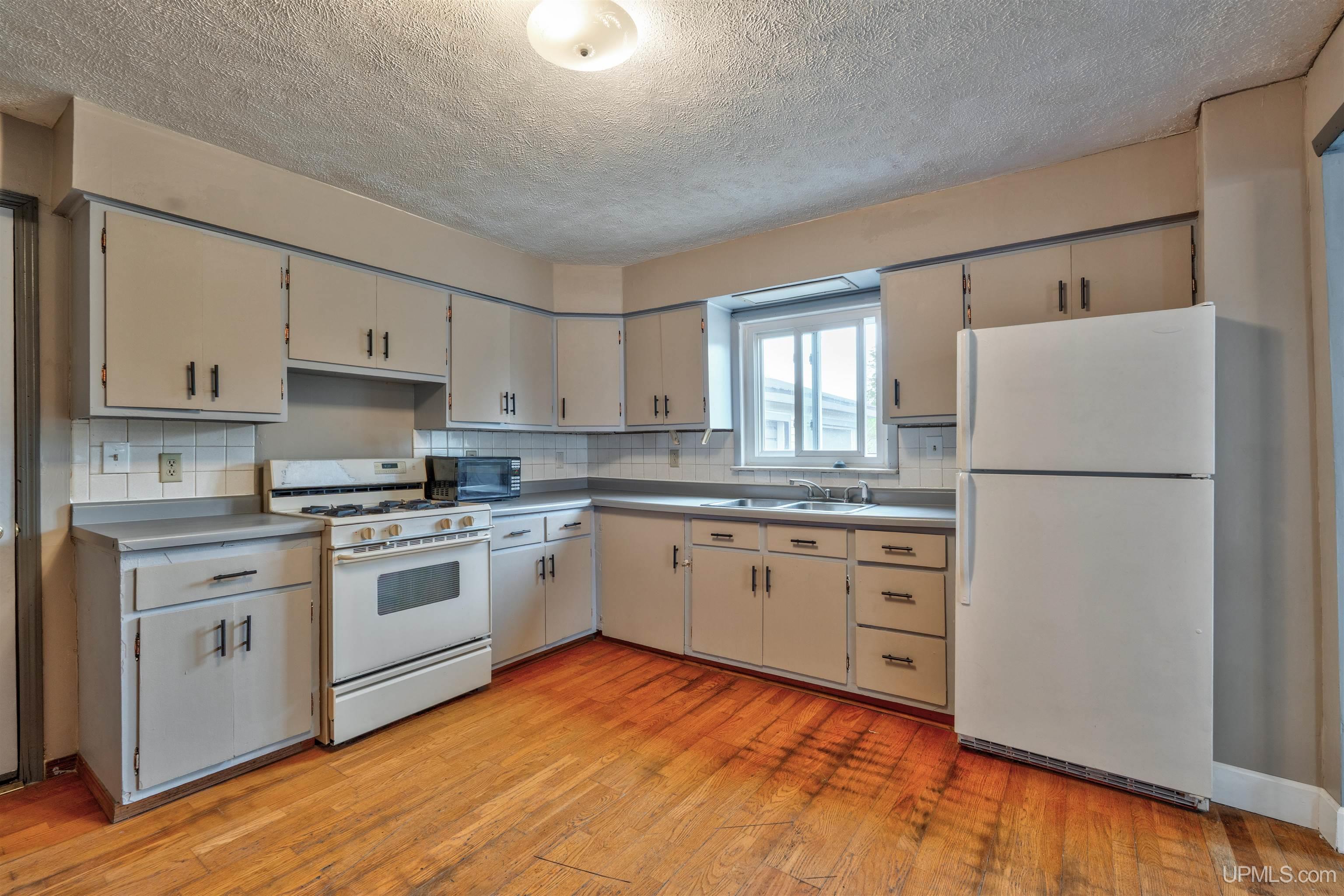 2nd image of 137 N Second St, Manistique, MI 49854 | MLS# 50211995