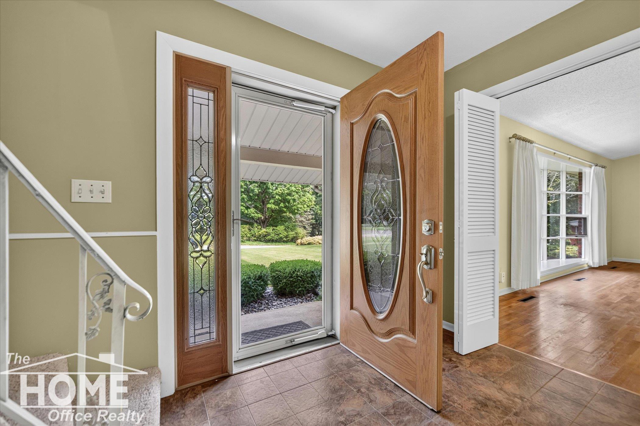 Photo 5 of Single Family Residence at 650 Riverbend Dr, Owosso, MI 48867 | MLS# 50212006 |  | Sold on 2026-08-11