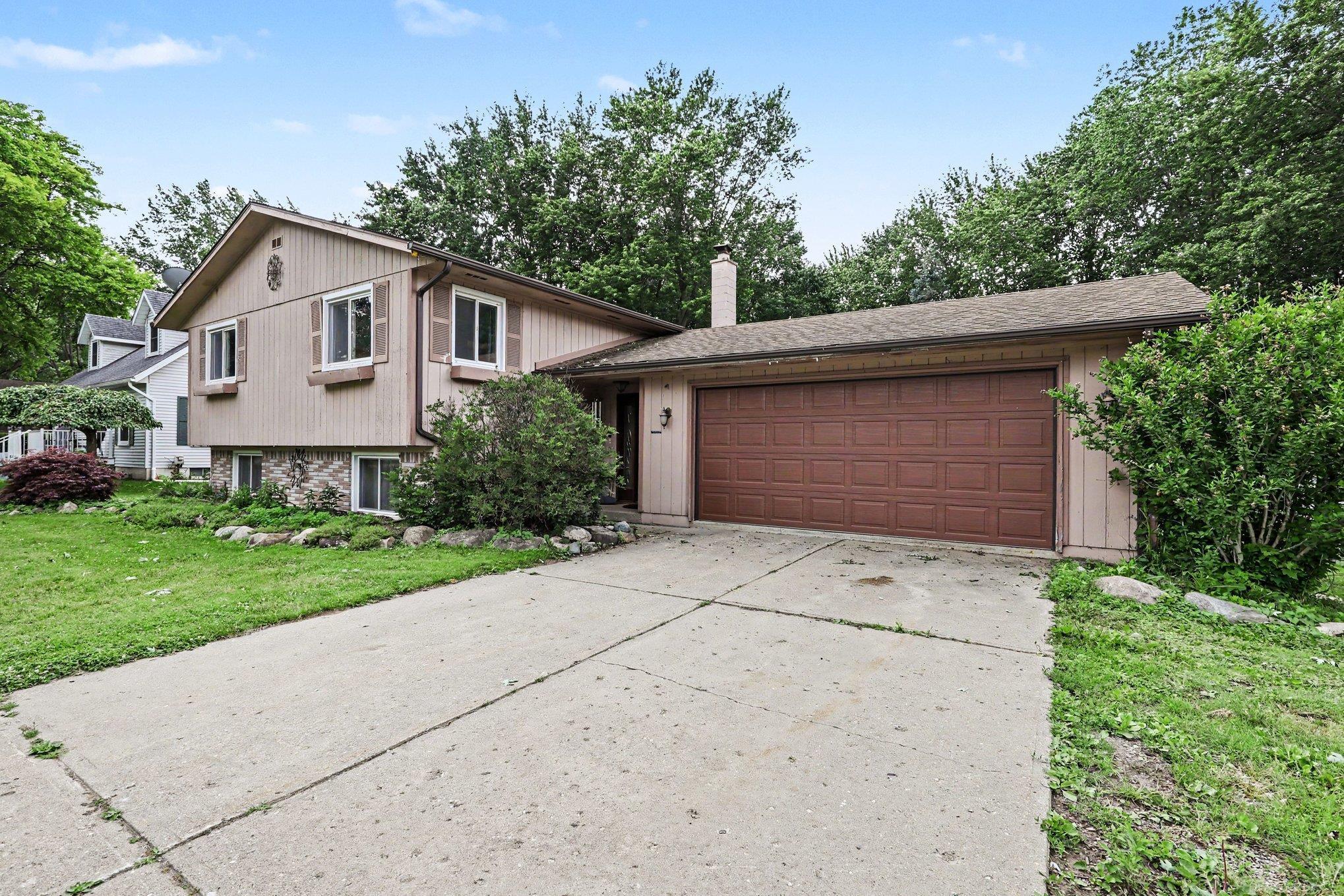 302 Westwinds Drive photo 3
